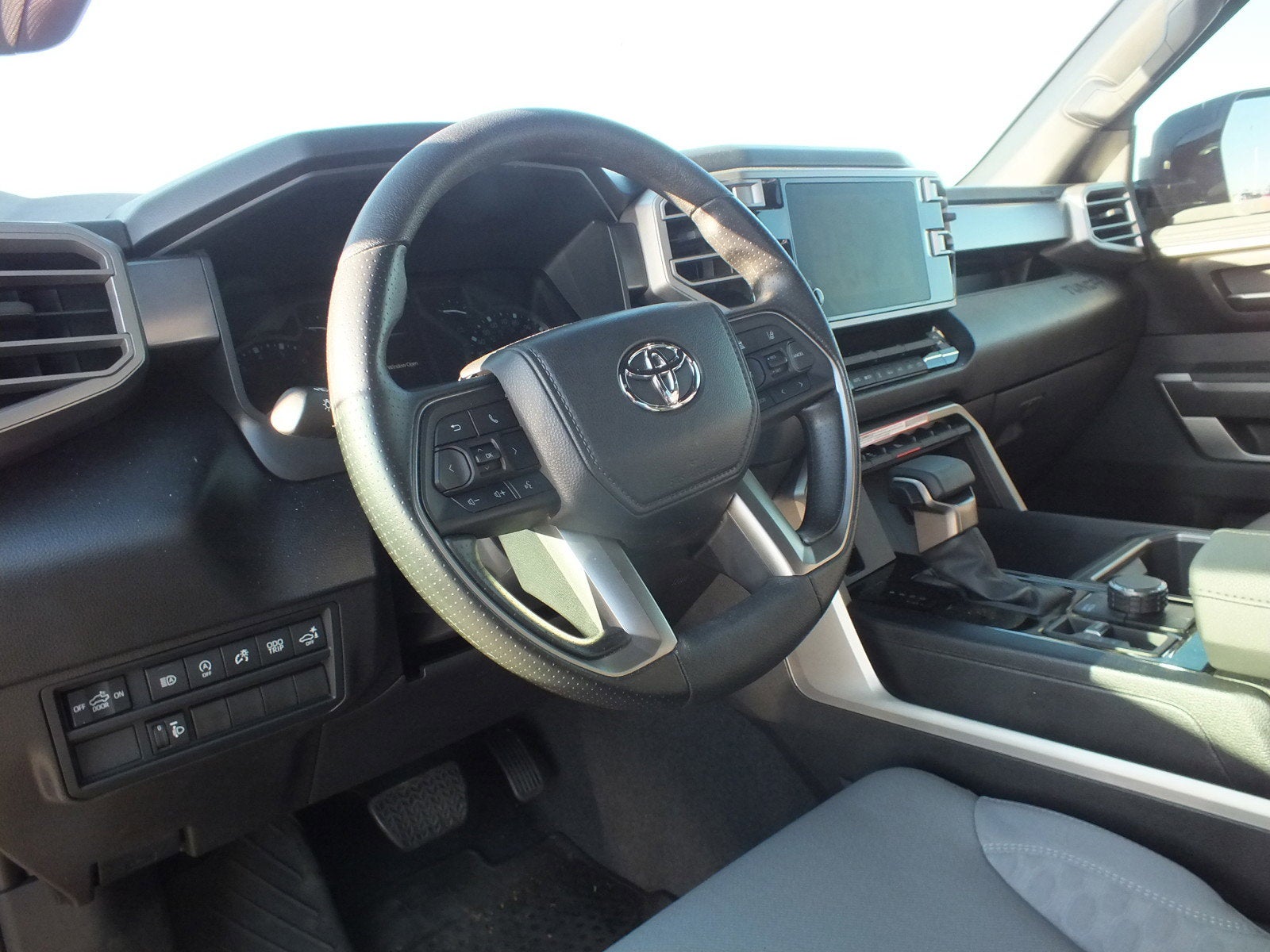 2025 Toyota Tundra SR5 4WD *1-OWNER*