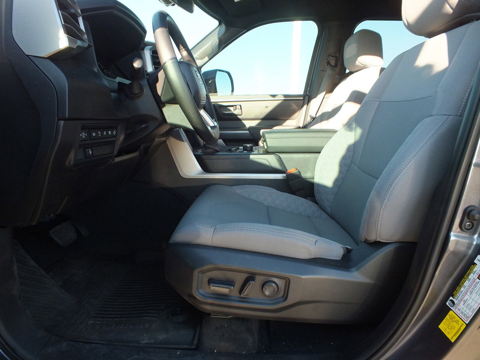 2025 Toyota Tundra SR5 4WD *1-OWNER*