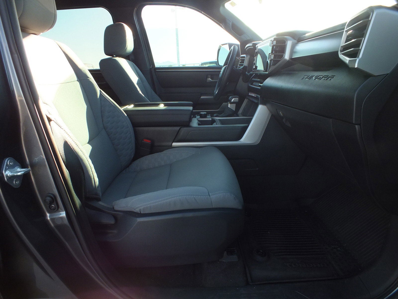 2025 Toyota Tundra SR5 4WD *1-OWNER*