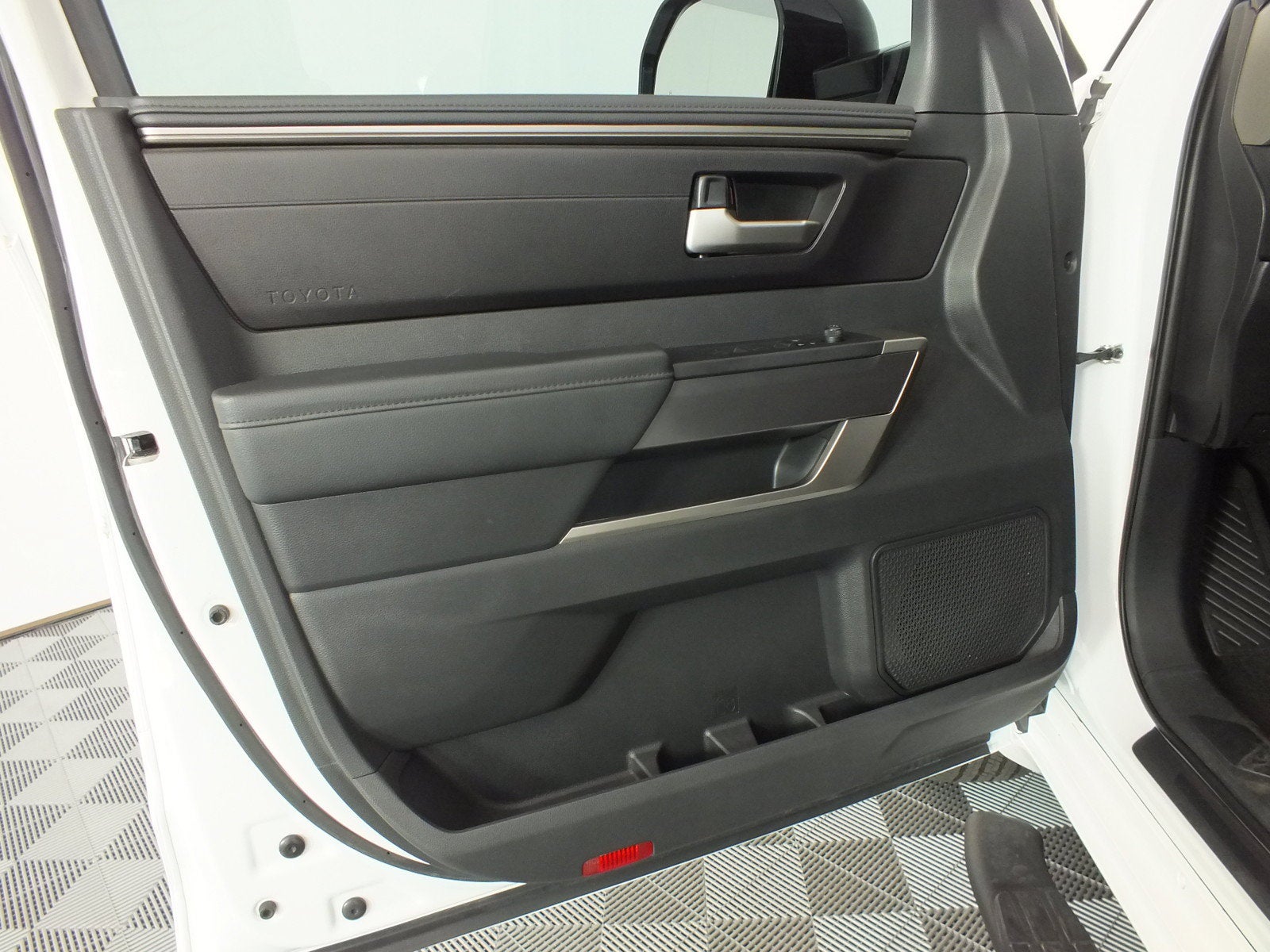 2024 Toyota Tundra SR5 4WD *1-OWNER*