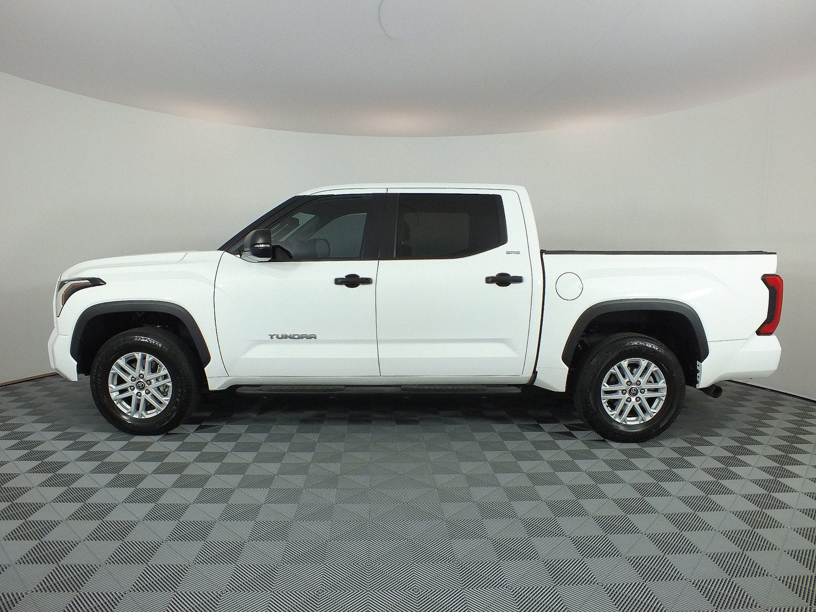 2024 Toyota Tundra SR5 4WD *1-OWNER*