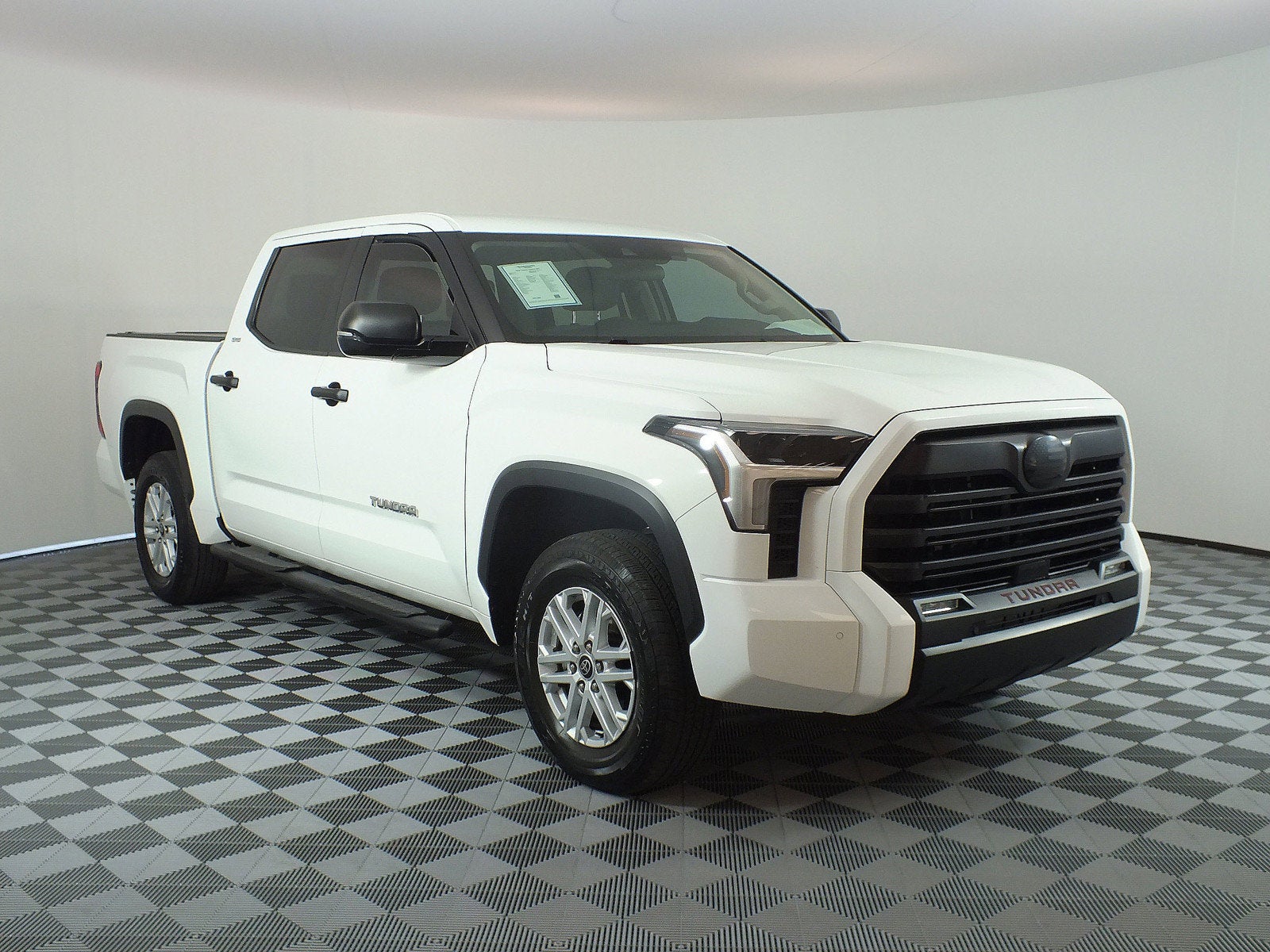 2024 Toyota Tundra SR5 4WD *1-OWNER*