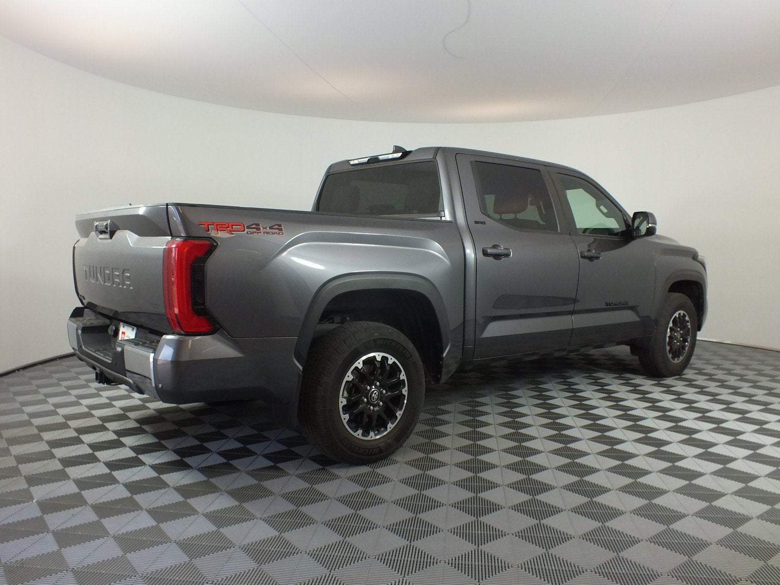2025 Toyota Tundra SR5 4WD *1-OWNER*