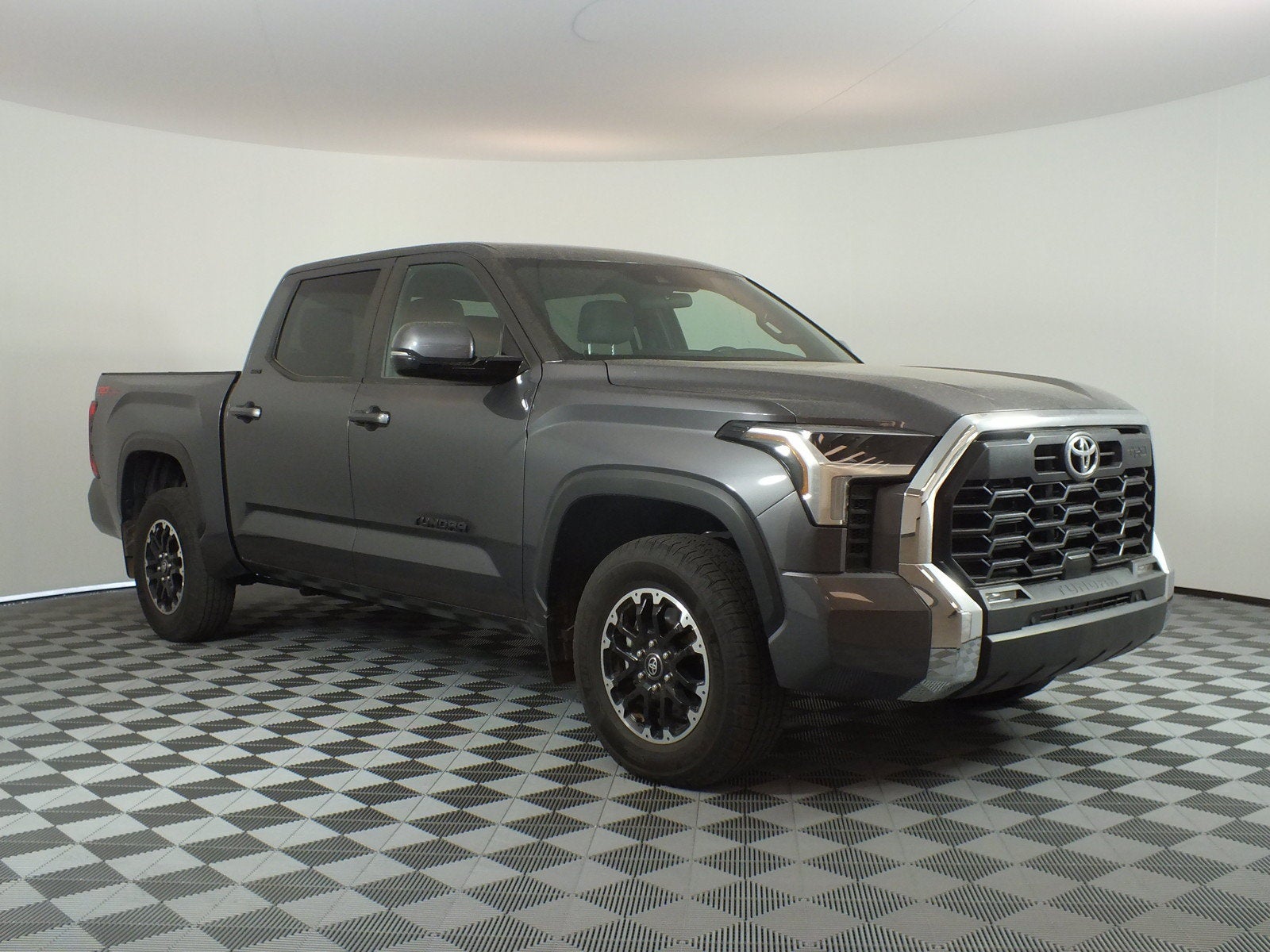2025 Toyota Tundra SR5 4WD *1-OWNER*