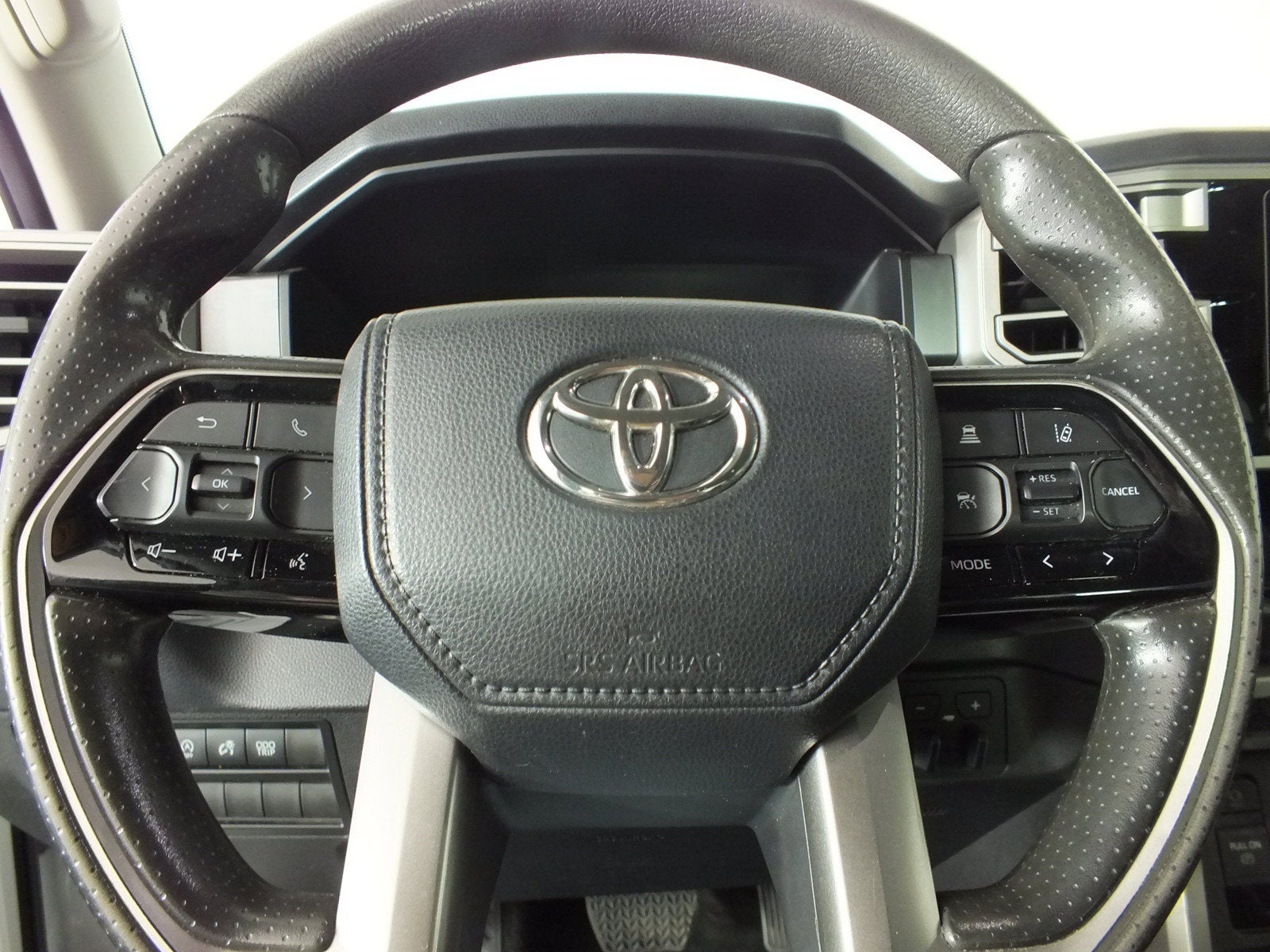 2022 Toyota Tundra SR5 4WD *CLEAN CARFAX!*