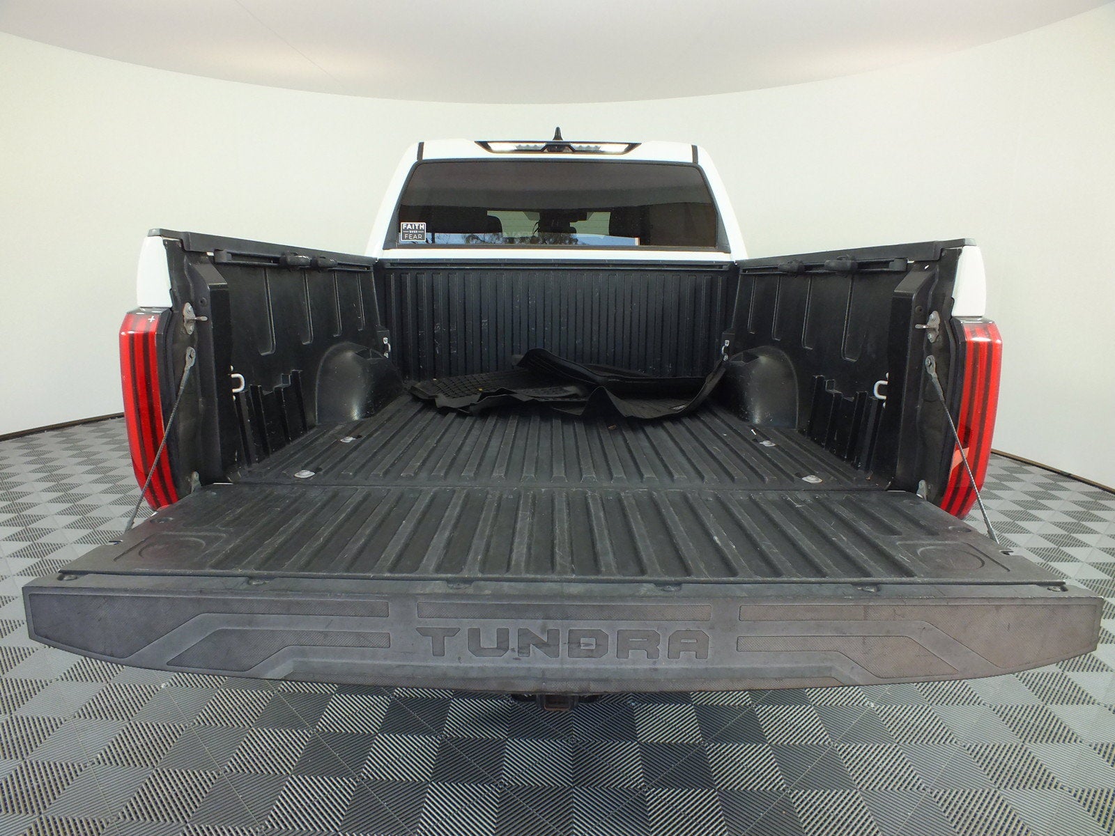 2022 Toyota Tundra SR5 4WD *CLEAN CARFAX!*