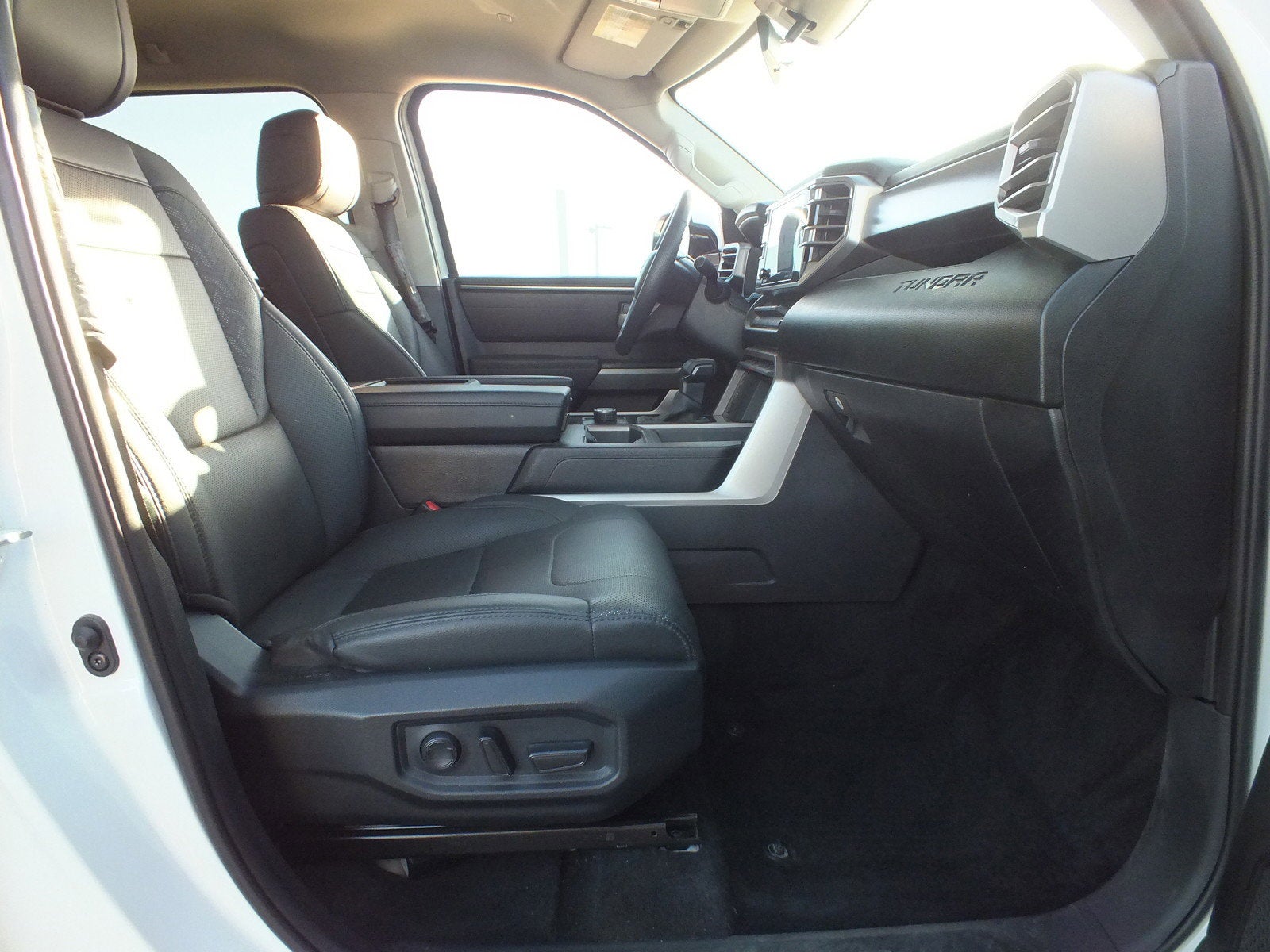 2024 Toyota Tundra SR5 4WD *1-OWNER! TRD SPORT PKG.*