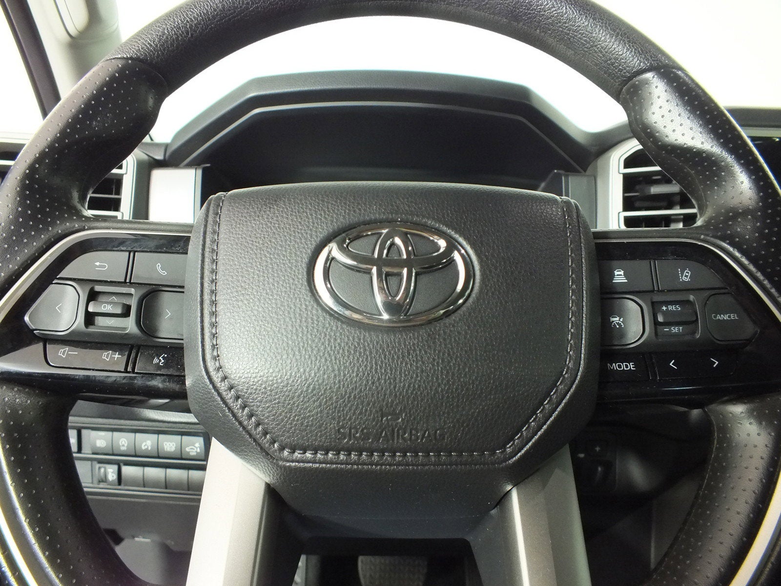 2024 Toyota Tundra SR5 4WD *1-OWNER*