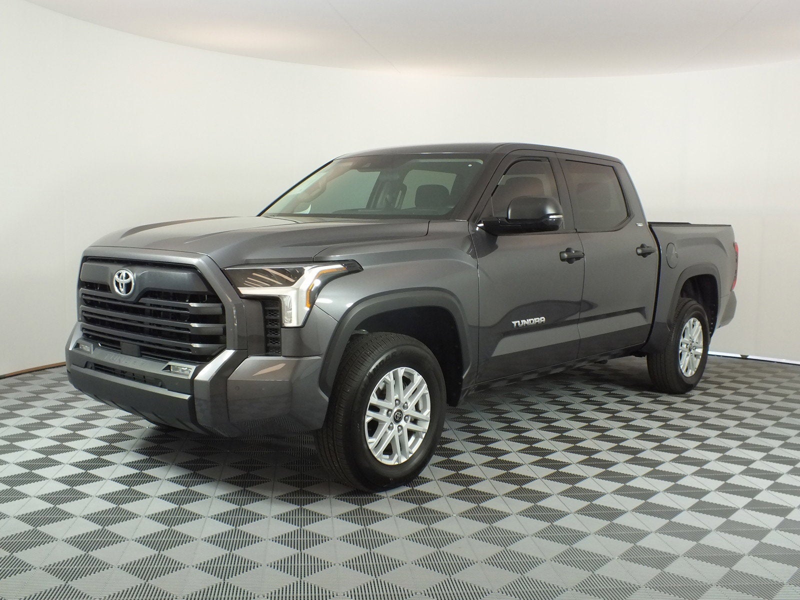 2024 Toyota Tundra SR5 4WD *1-OWNER*