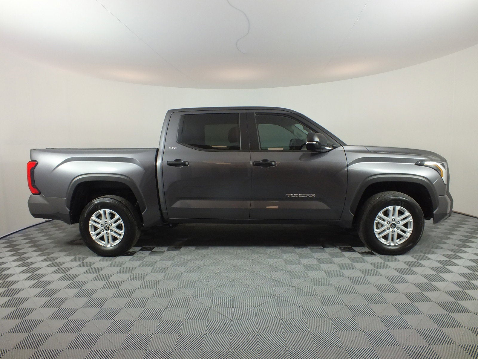 2024 Toyota Tundra SR5 4WD *1-OWNER*