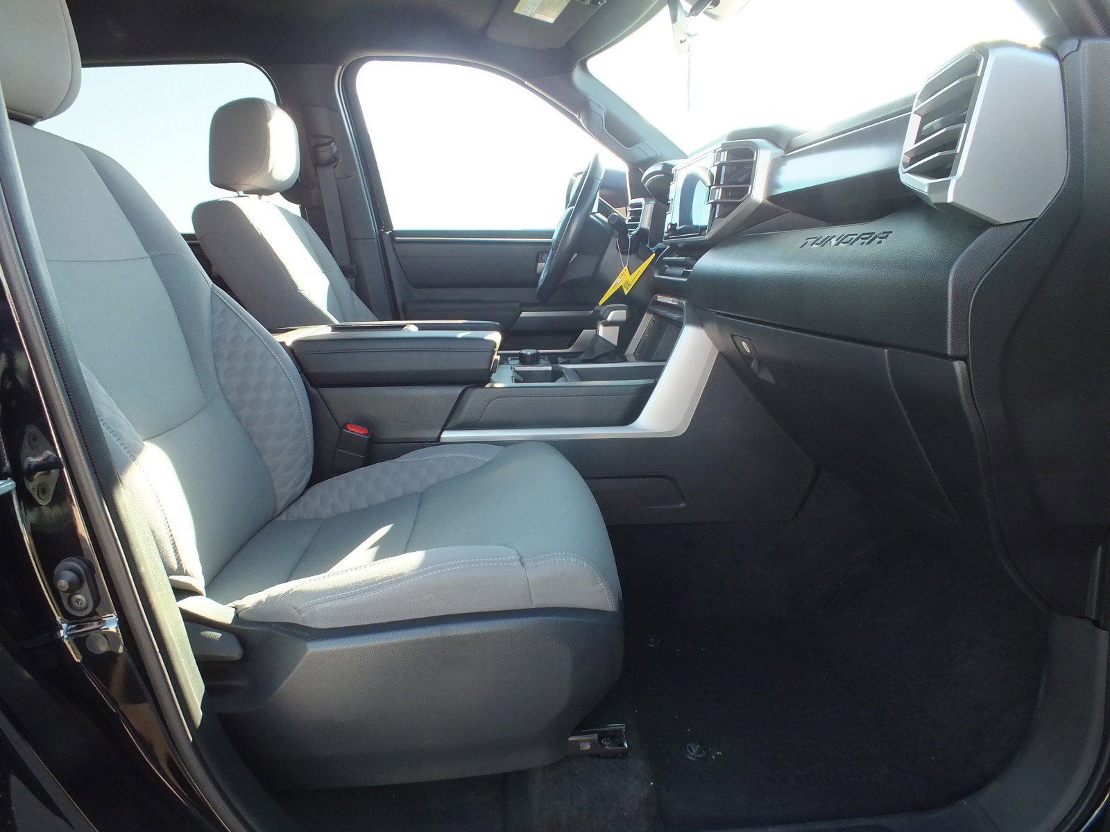 2025 Toyota Tundra SR5 4WD *1-OWNER*