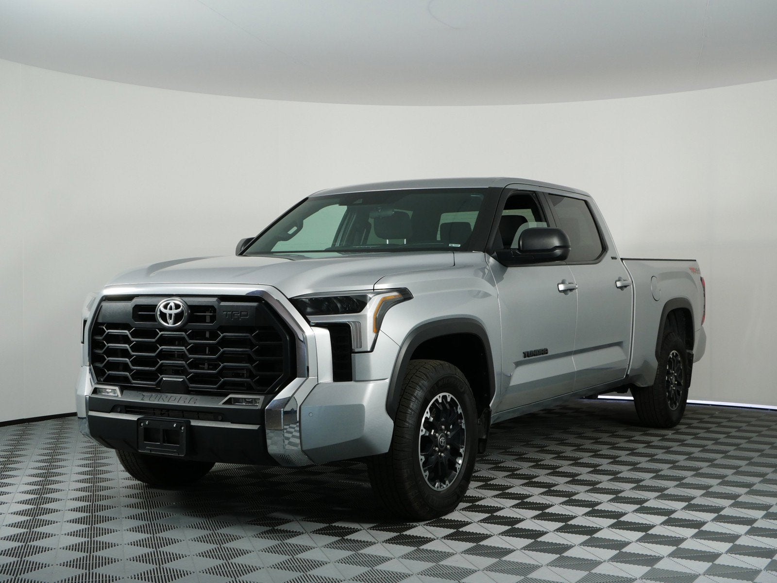 2025 Toyota Tundra SR5 4WD *1-OWNER*