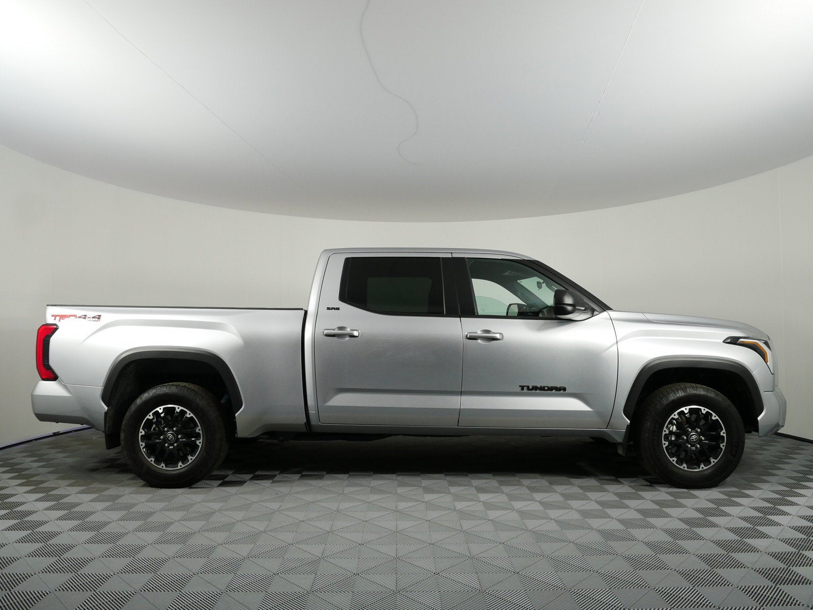 2025 Toyota Tundra SR5 4WD *1-OWNER*