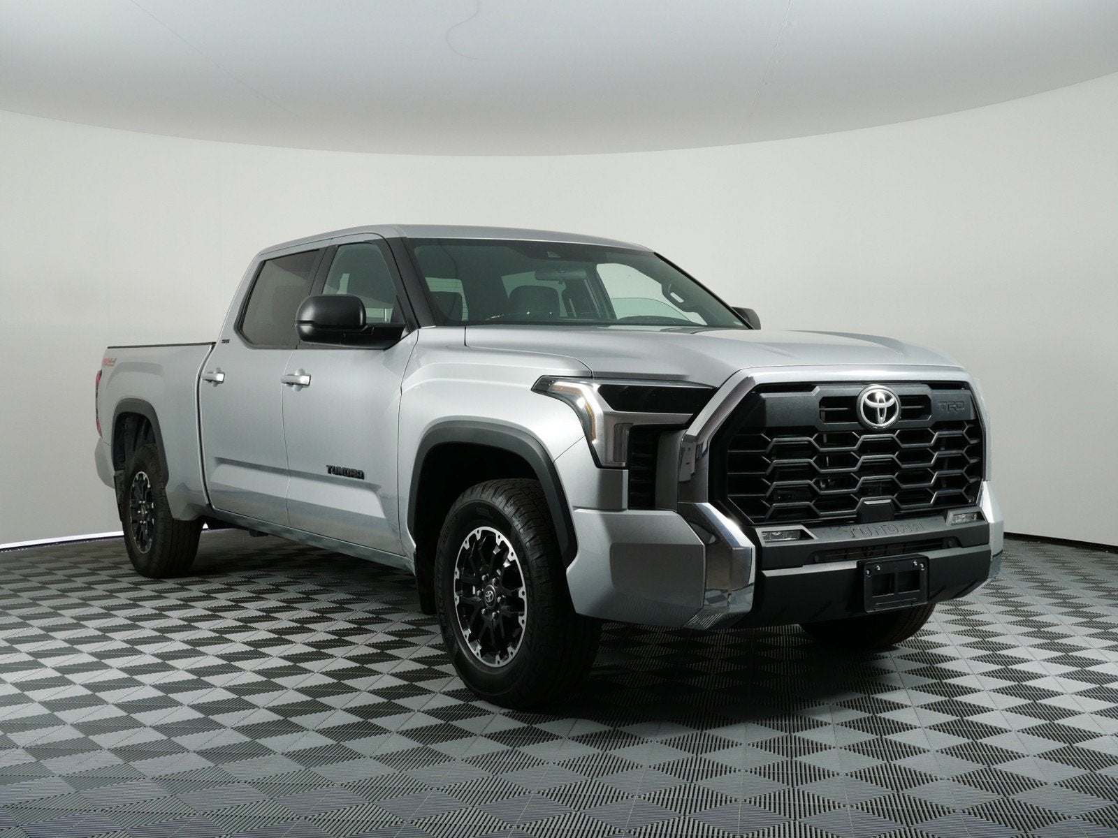 2025 Toyota Tundra SR5 4WD *1-OWNER*