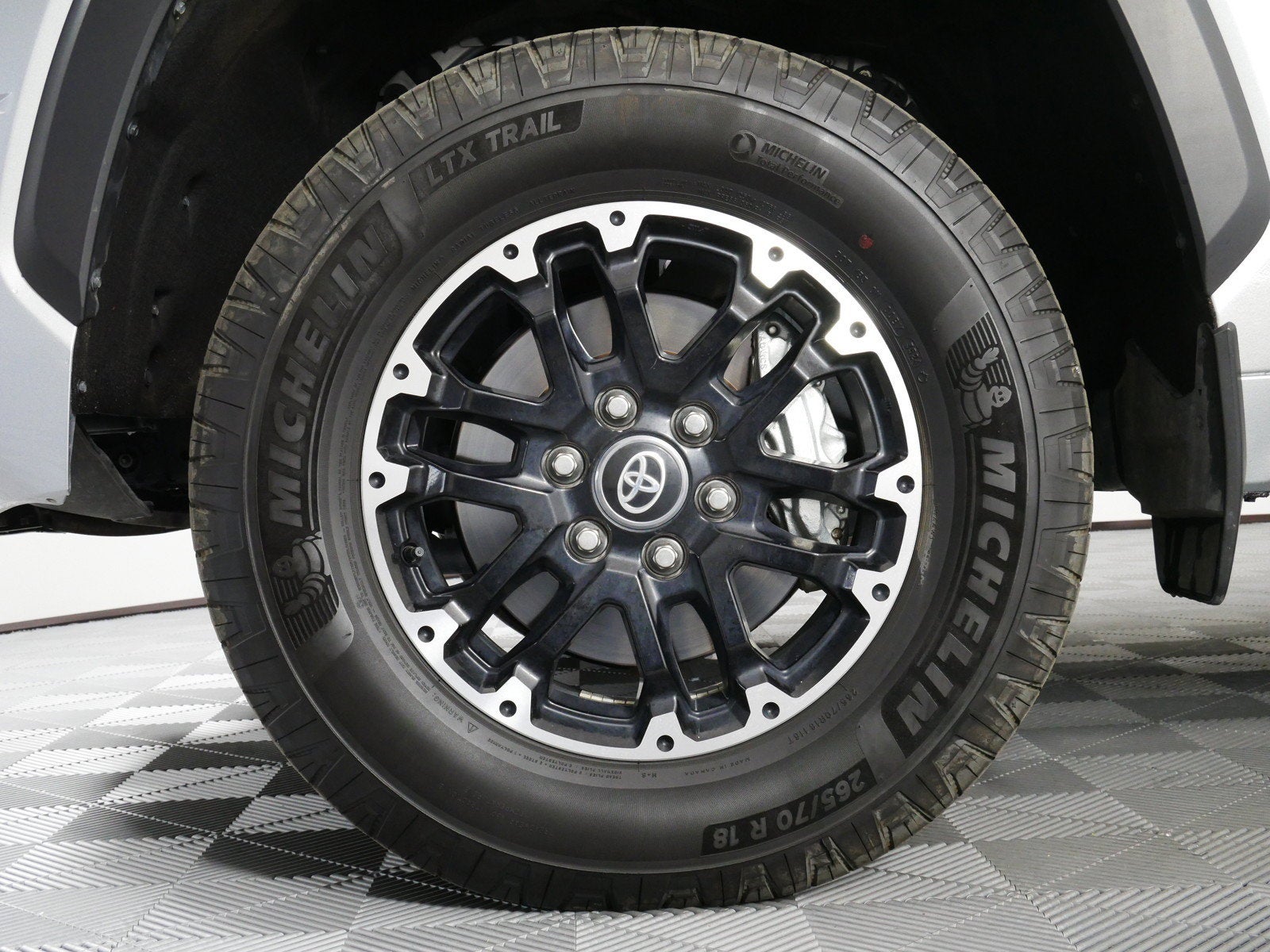 2025 Toyota Tundra SR5 4WD *1-OWNER*