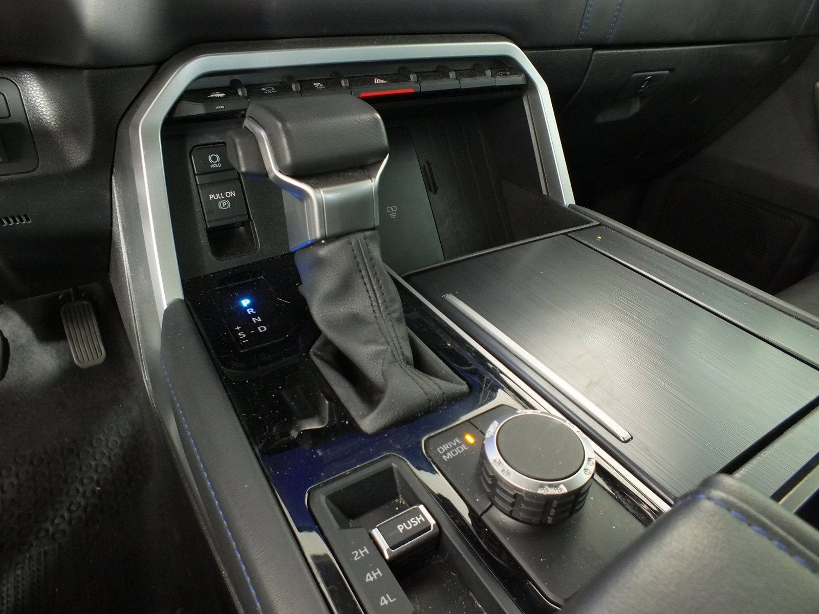 2025 Toyota Tundra Platinum 4WD *1-OWNER!*