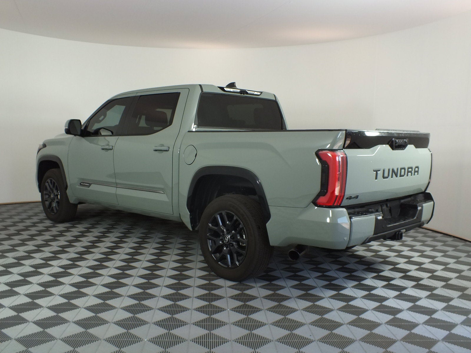 2025 Toyota Tundra Platinum 4WD *1-OWNER!*