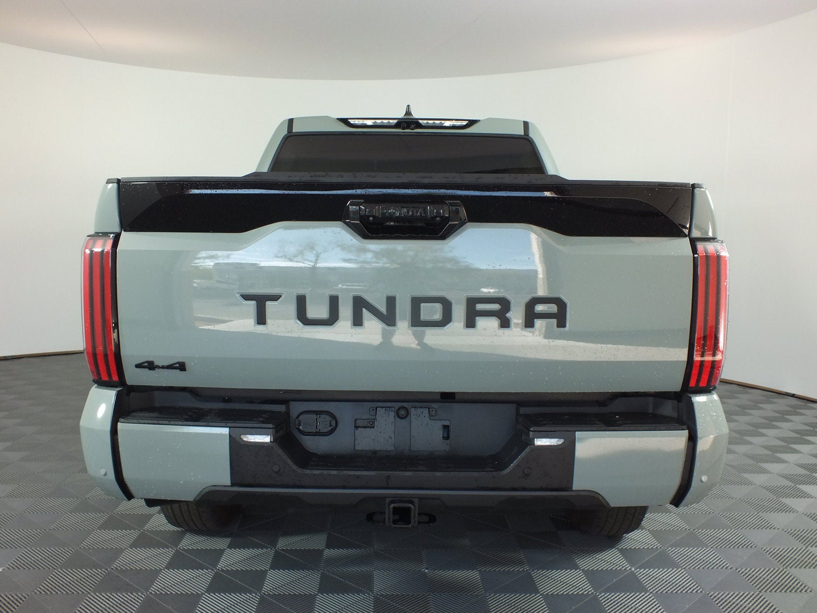 2025 Toyota Tundra Platinum 4WD *1-OWNER!*
