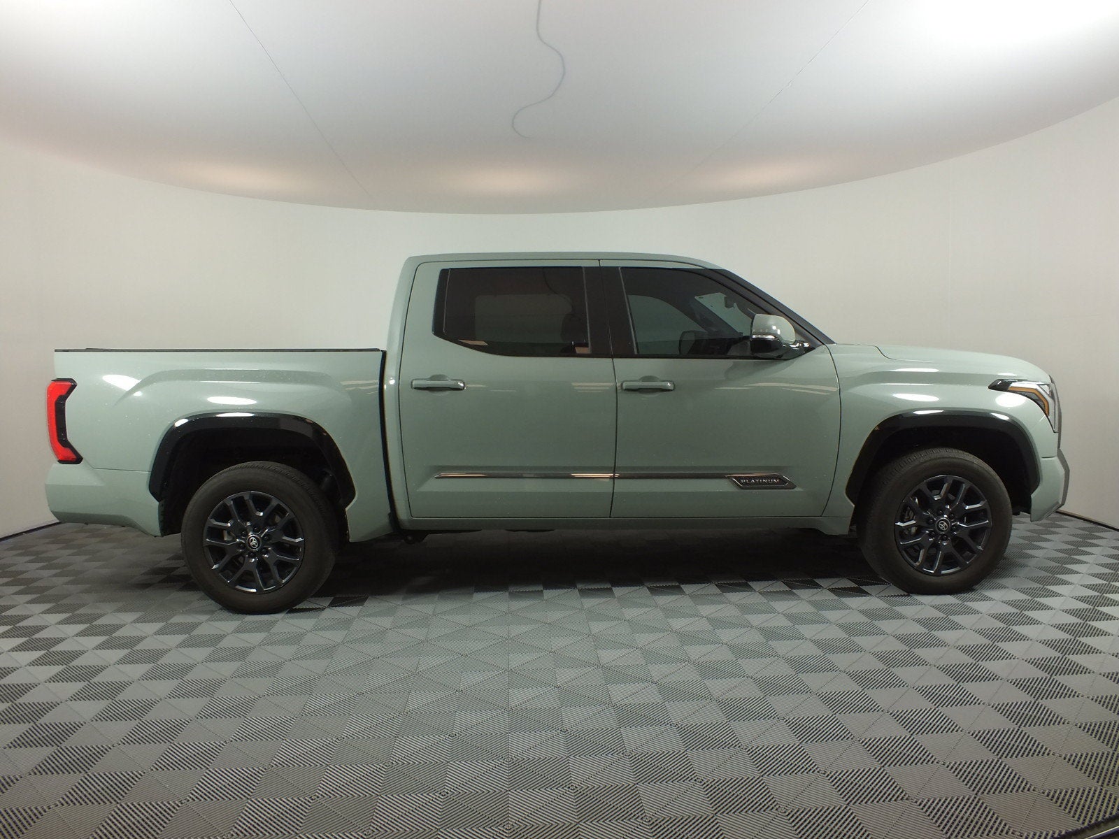 2025 Toyota Tundra Platinum 4WD *1-OWNER!*