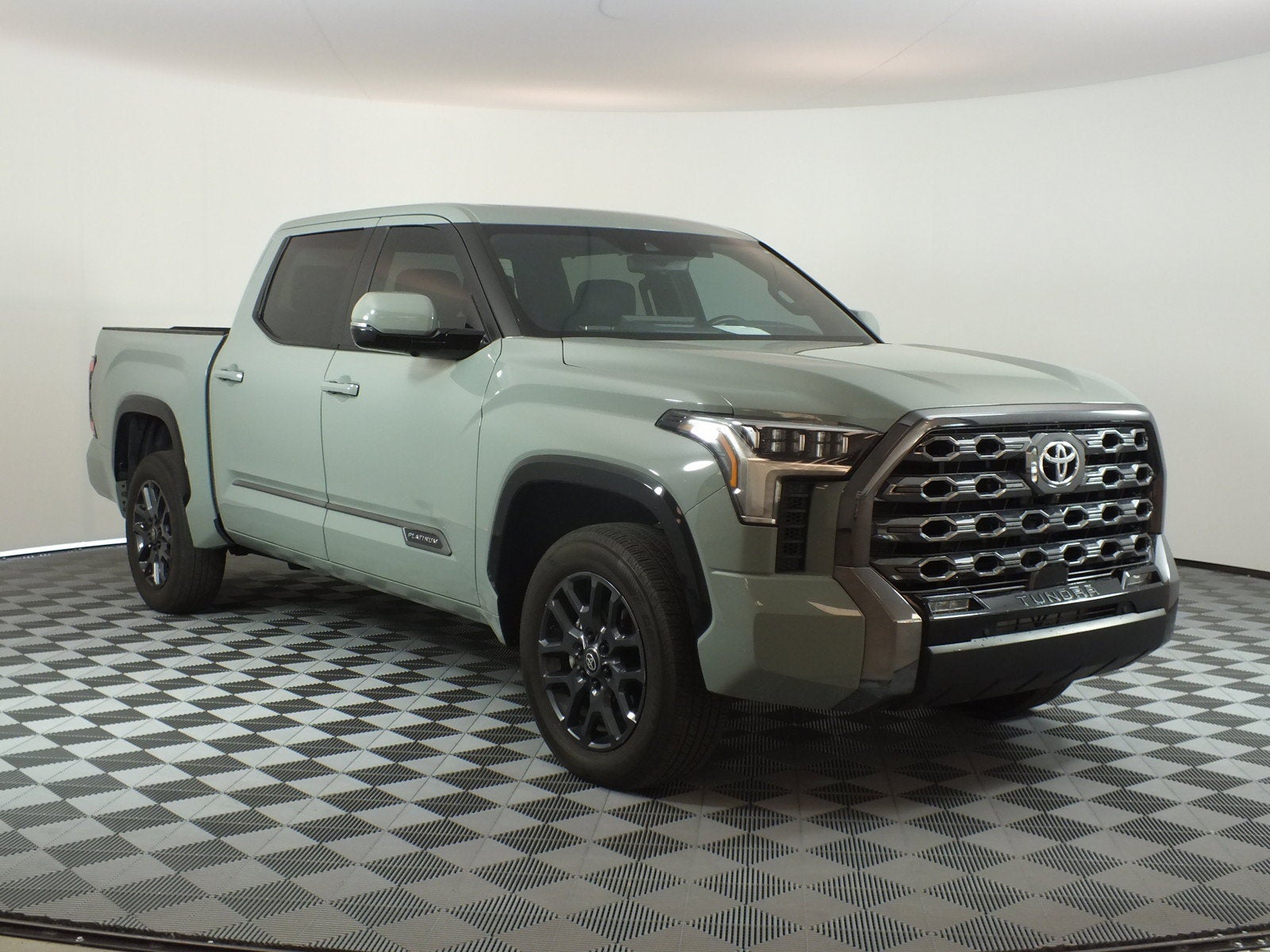 2025 Toyota Tundra Platinum 4WD *1-OWNER!*