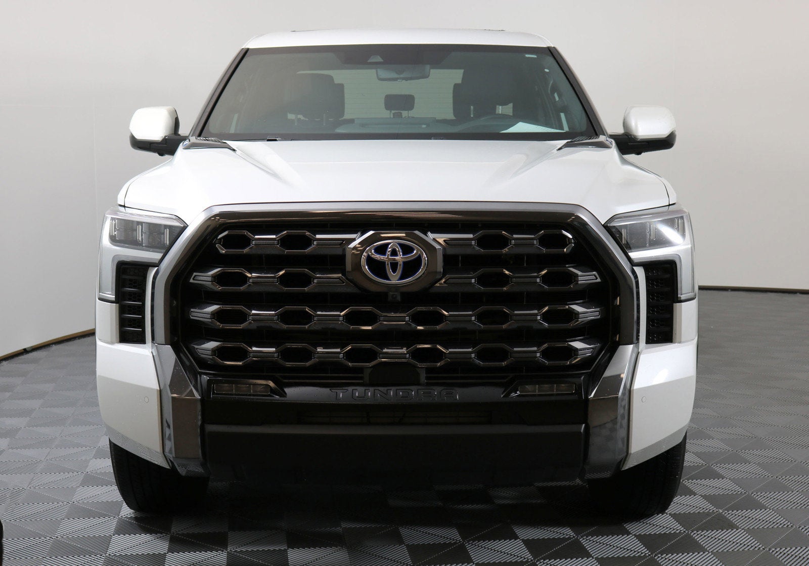 2024 Toyota Tundra Platinum Hybrid 4WD *1-OWNER*