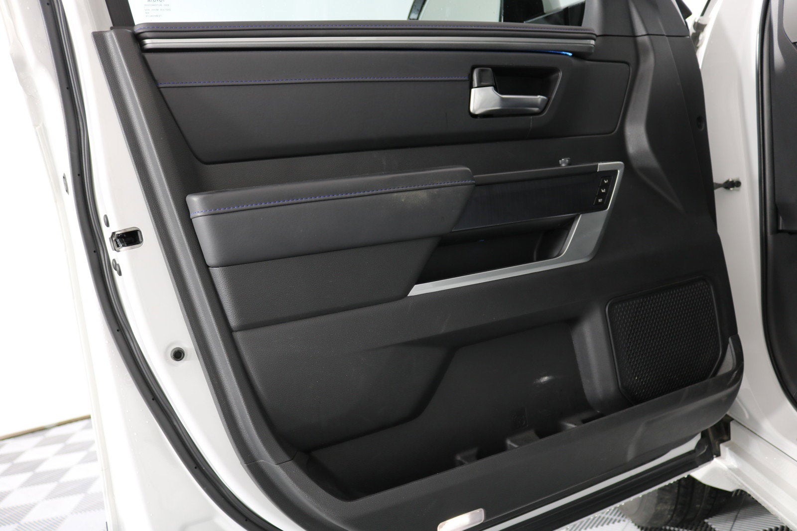 2024 Toyota Tundra Platinum Hybrid 4WD *1-OWNER*