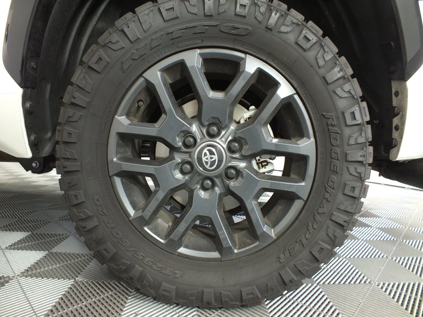 2025 Toyota Tundra Platinum Hybrid 4WD *1-OWNER*
