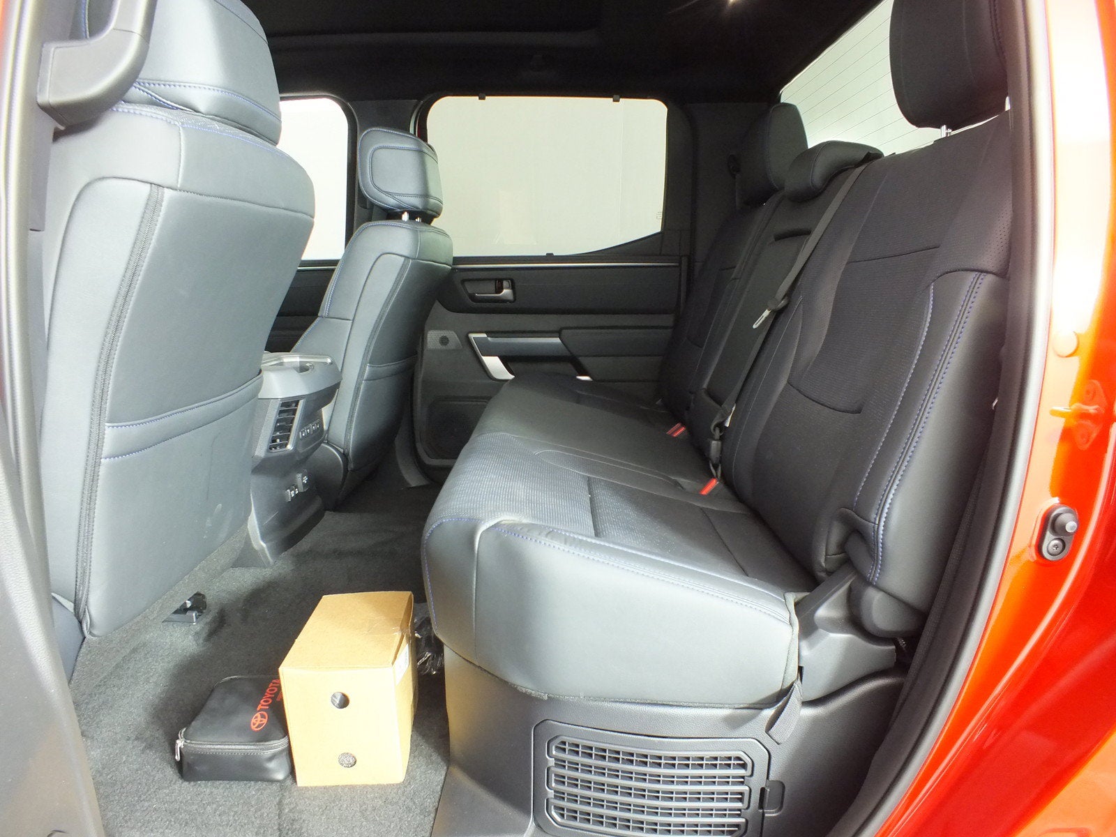 2026 Toyota Tundra Platinum Hybrid 4WD *1-OWNER! UNDER 1K MILES!*