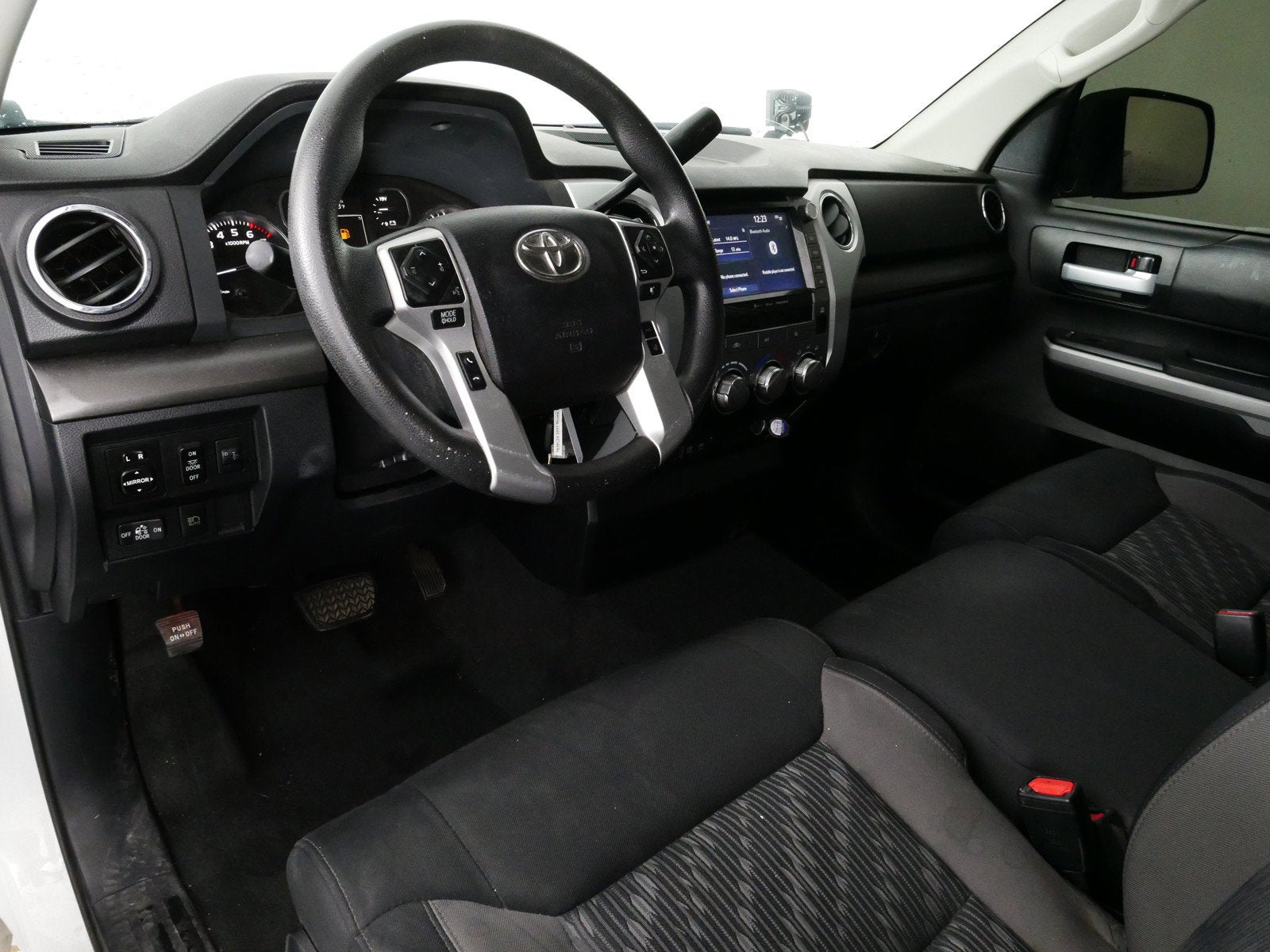 2021 Toyota Tundra SR5 *WELL MAINTAINED*