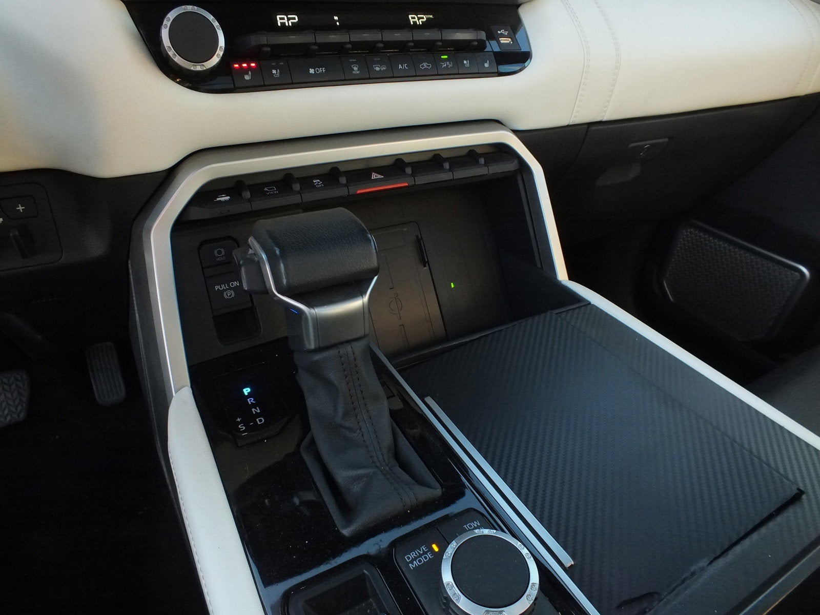 2023 Toyota Tundra Capstone Hybrid 4WD *1-OWNER! The Peak of Power and Prestige!*