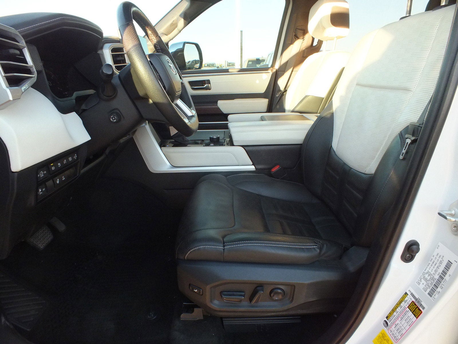 2023 Toyota Tundra Capstone Hybrid 4WD *1-OWNER! The Peak of Power and Prestige!*