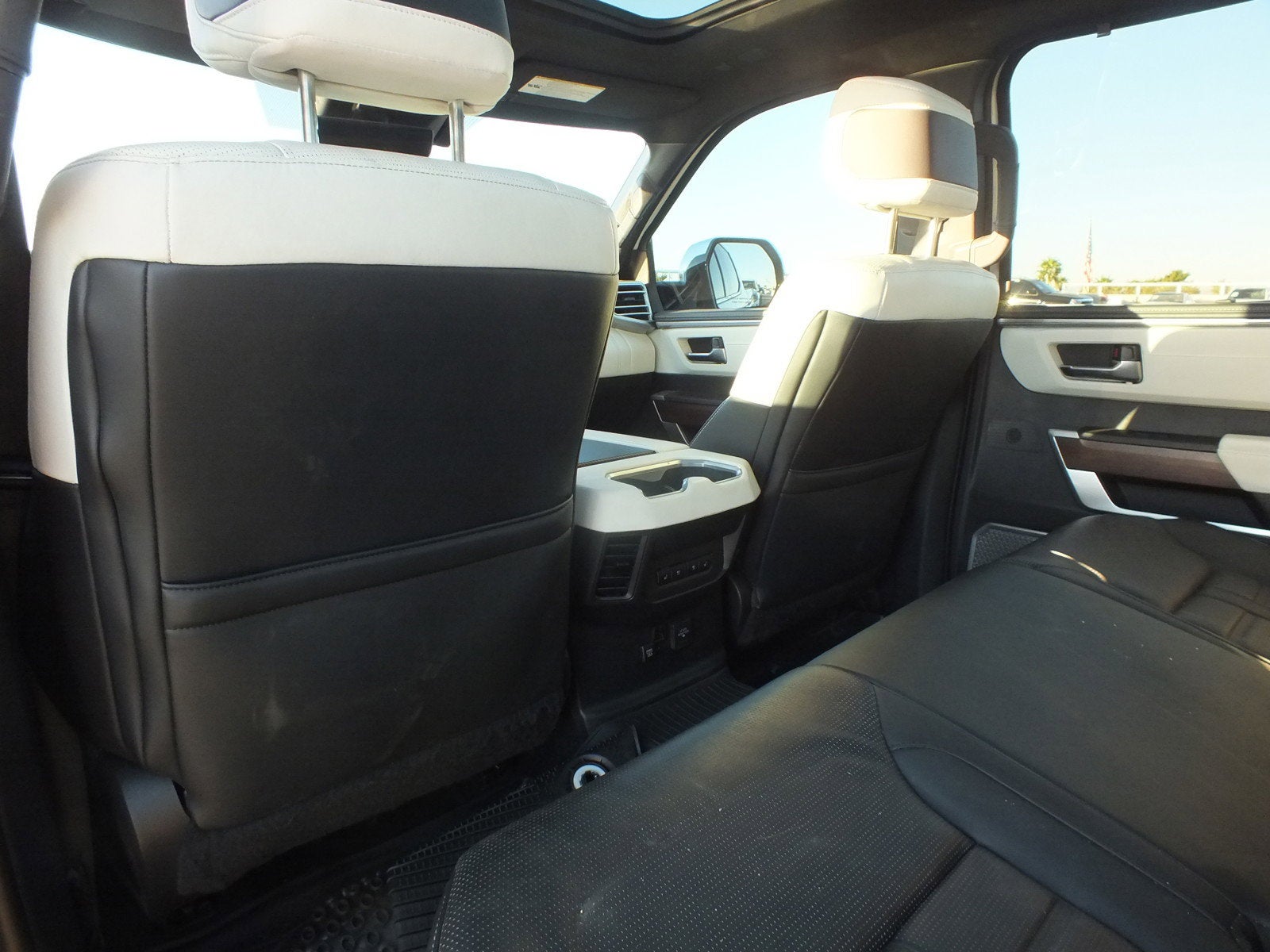 2023 Toyota Tundra Capstone Hybrid 4WD *1-OWNER! The Peak of Power and Prestige!*