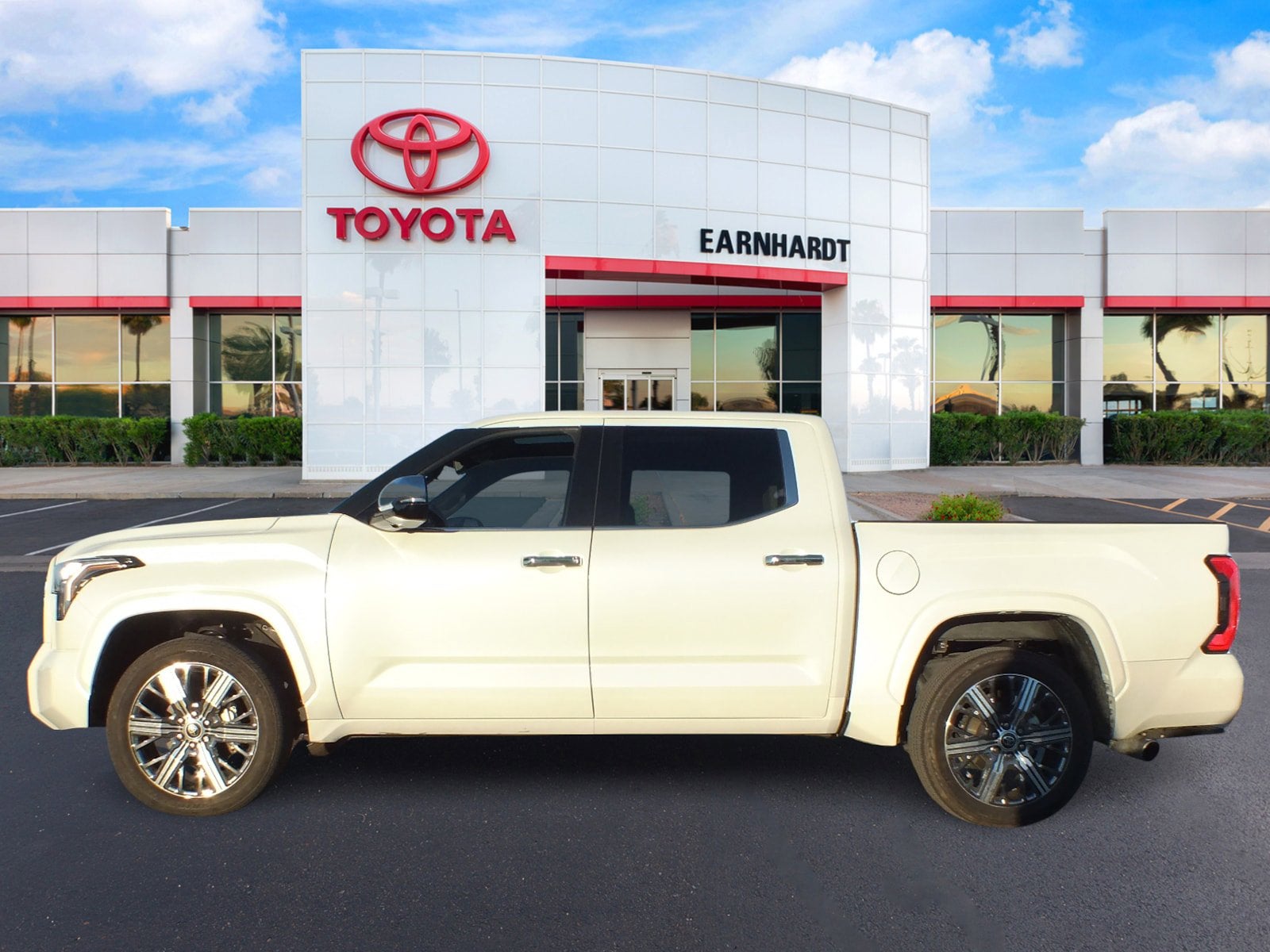 2023 Toyota Tundra Capstone Hybrid 4WD *1-OWNER! The Peak of Power and Prestige!*