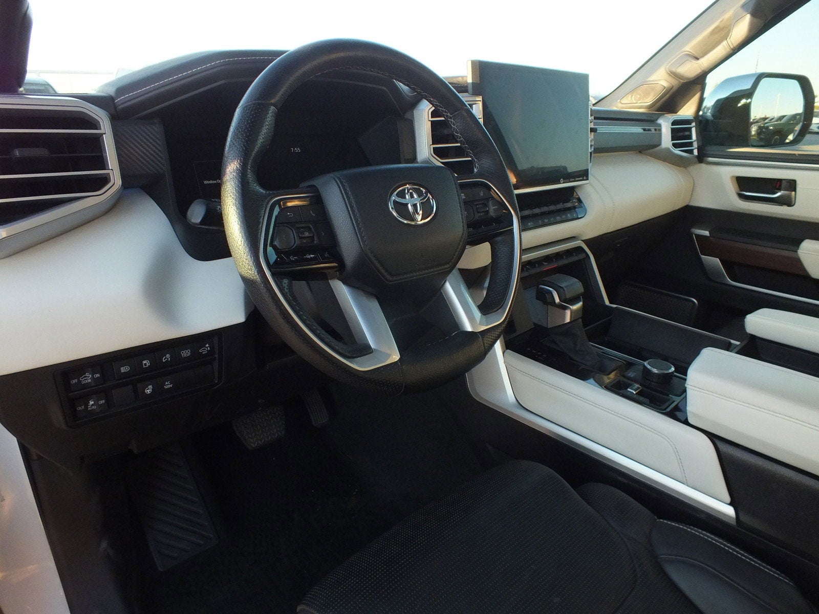 2023 Toyota Tundra Capstone Hybrid 4WD *1-OWNER! The Peak of Power and Prestige!*