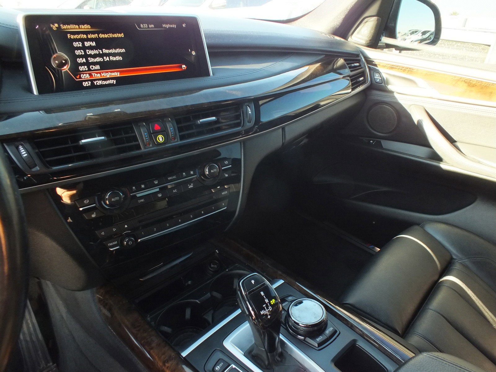 2015 BMW X5 xDrive50i AWD *SPORTY!*