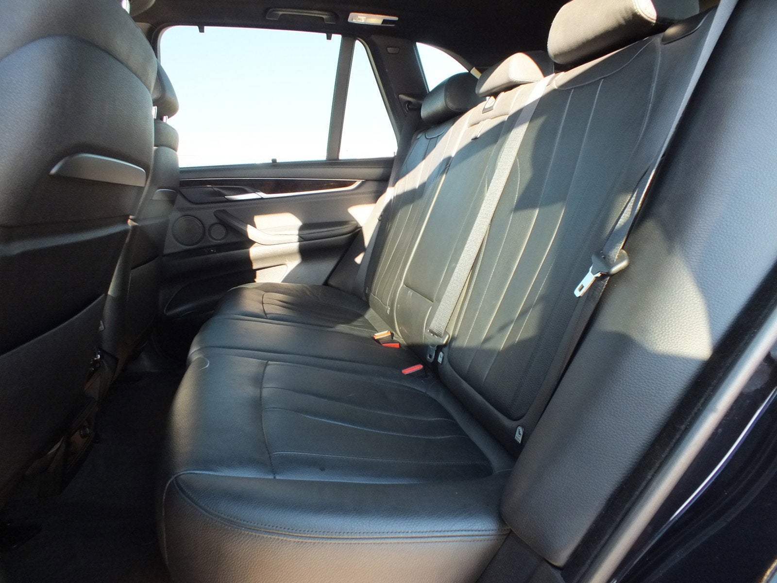 2015 BMW X5 xDrive50i AWD *SPORTY!*