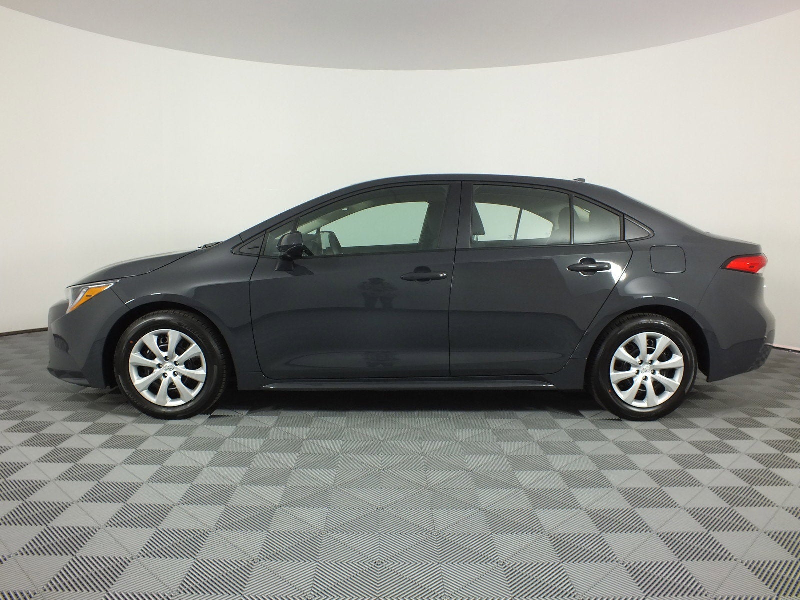 2026 Toyota Corolla LE *SPORTY & LIKE NEW!*