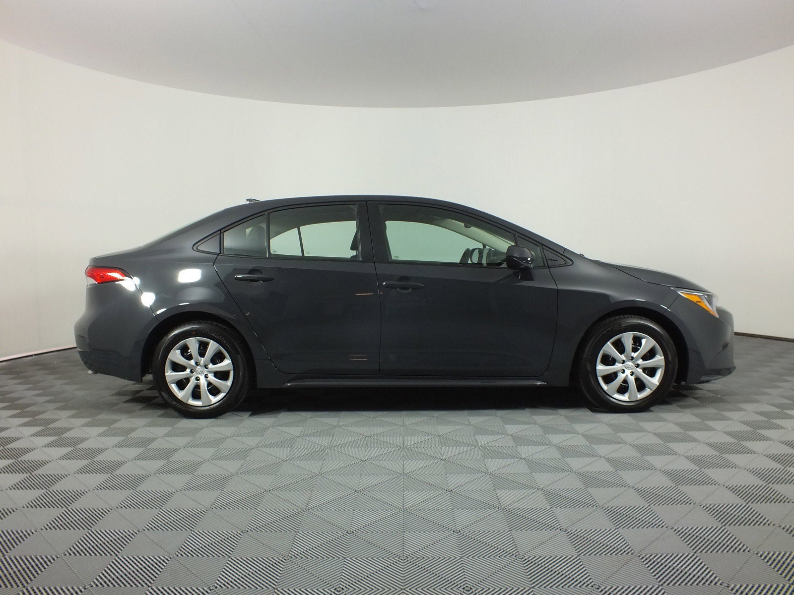 2026 Toyota Corolla LE *SPORTY & LIKE NEW!*