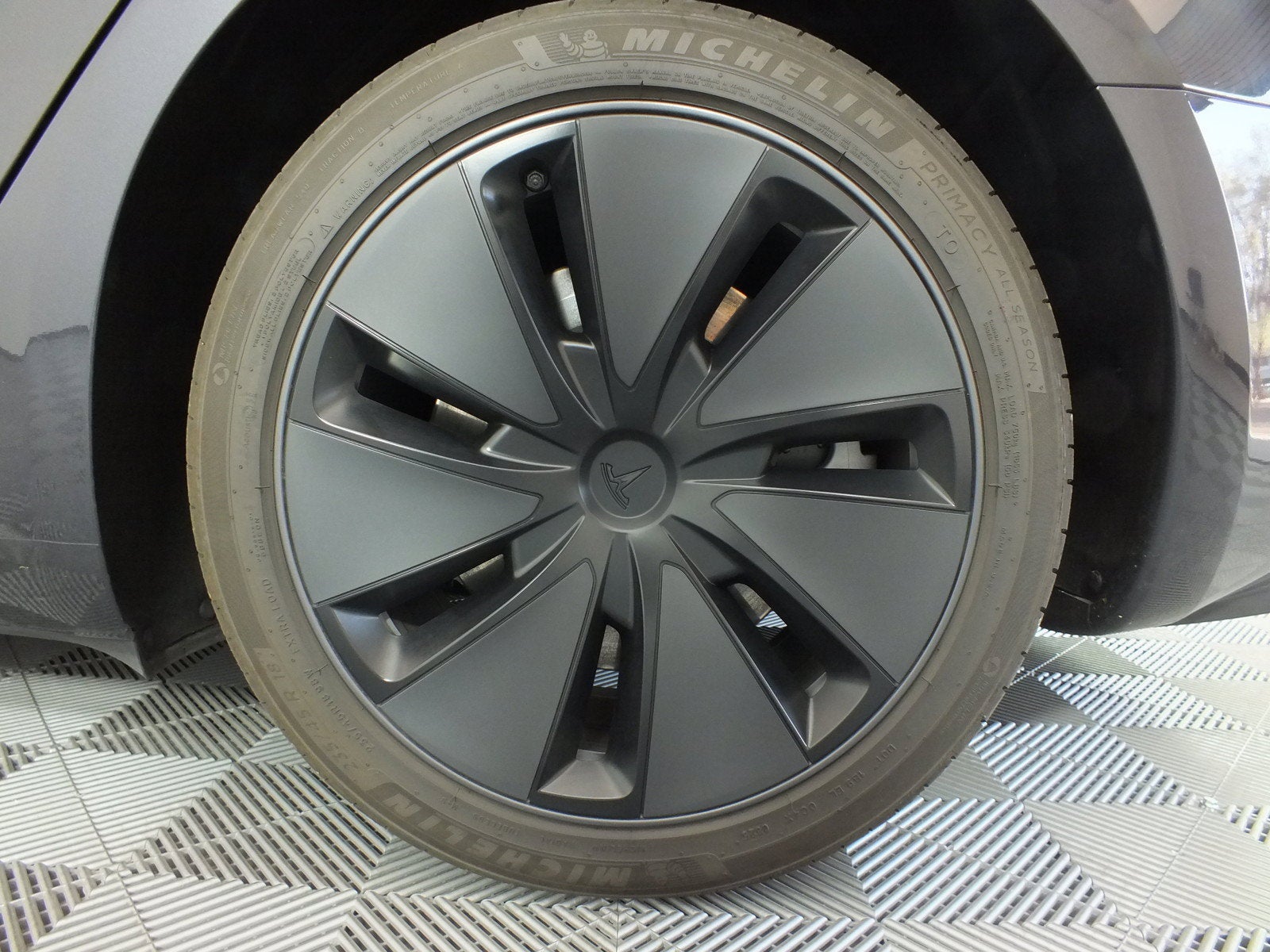 2025 Tesla Model 3 Long Range *1-OWNER*