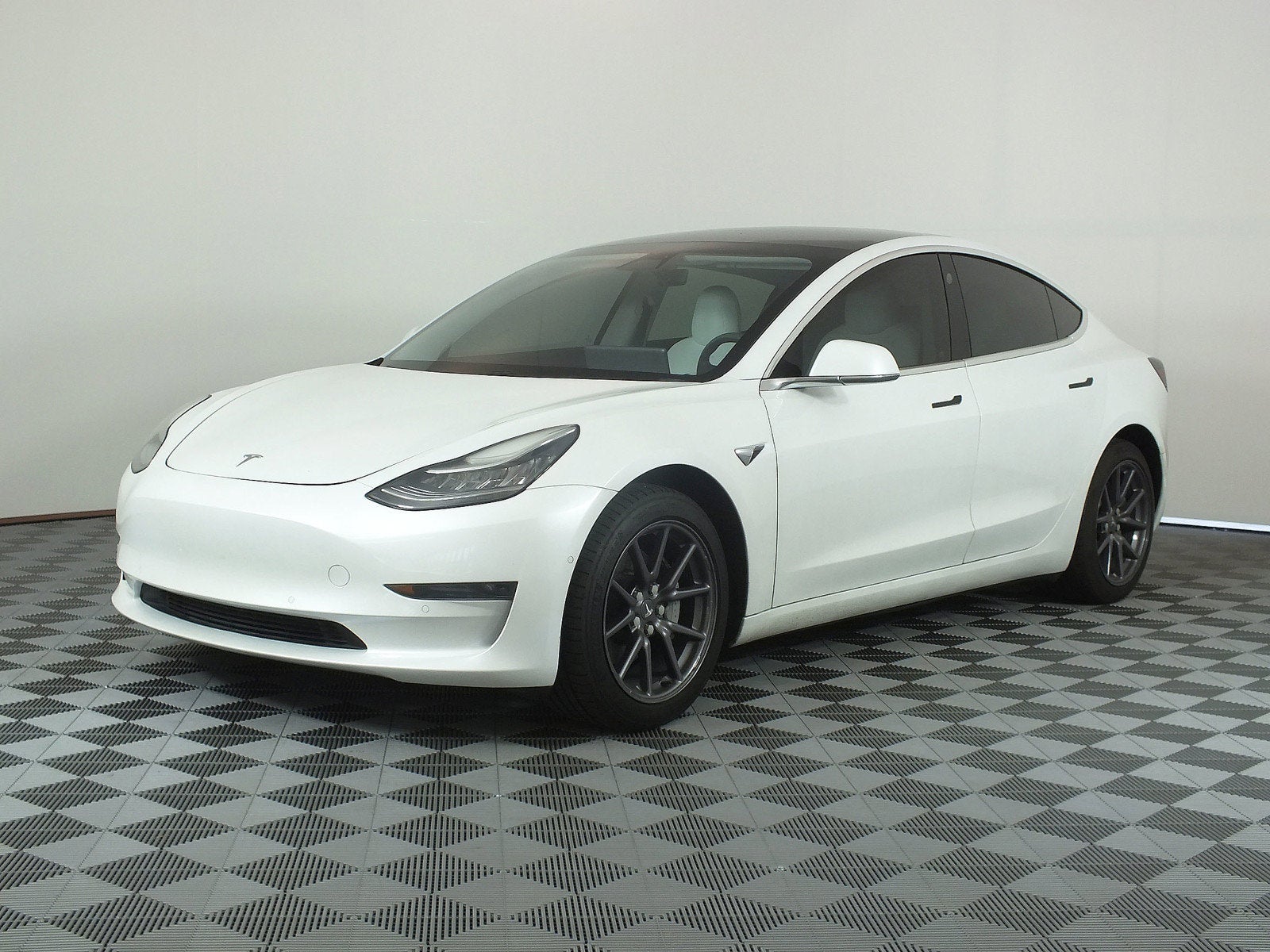 2020 Tesla Model 3 Standard Range *CLEAN CARFAX*