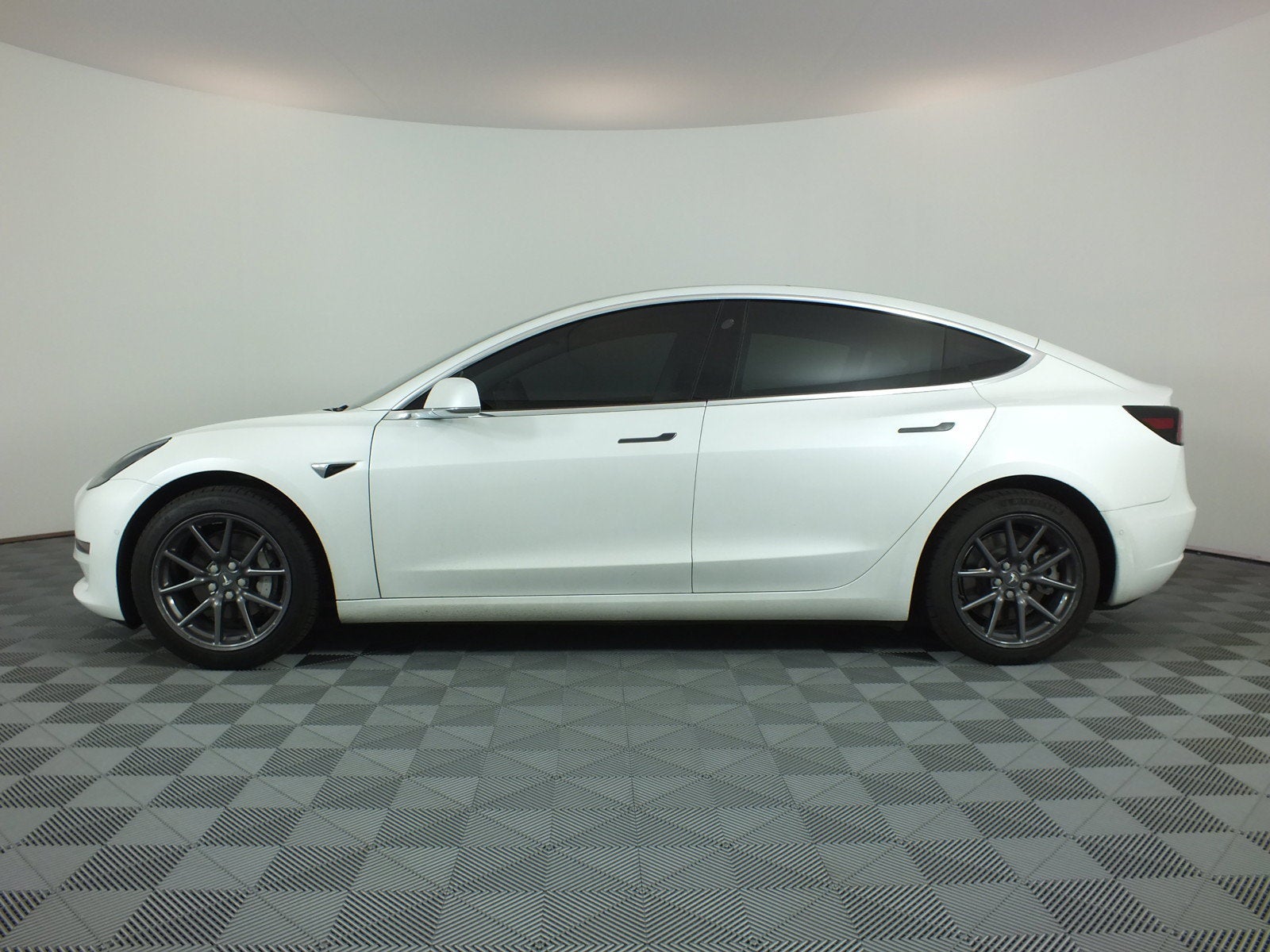 2020 Tesla Model 3 Standard Range *CLEAN CARFAX*