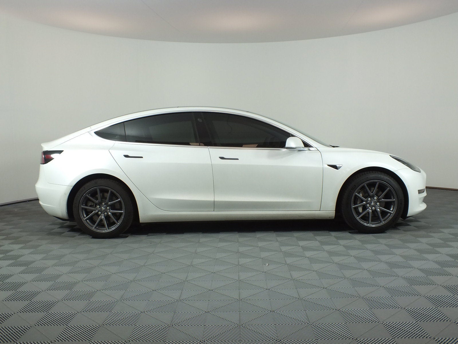 2020 Tesla Model 3 Standard Range *CLEAN CARFAX*