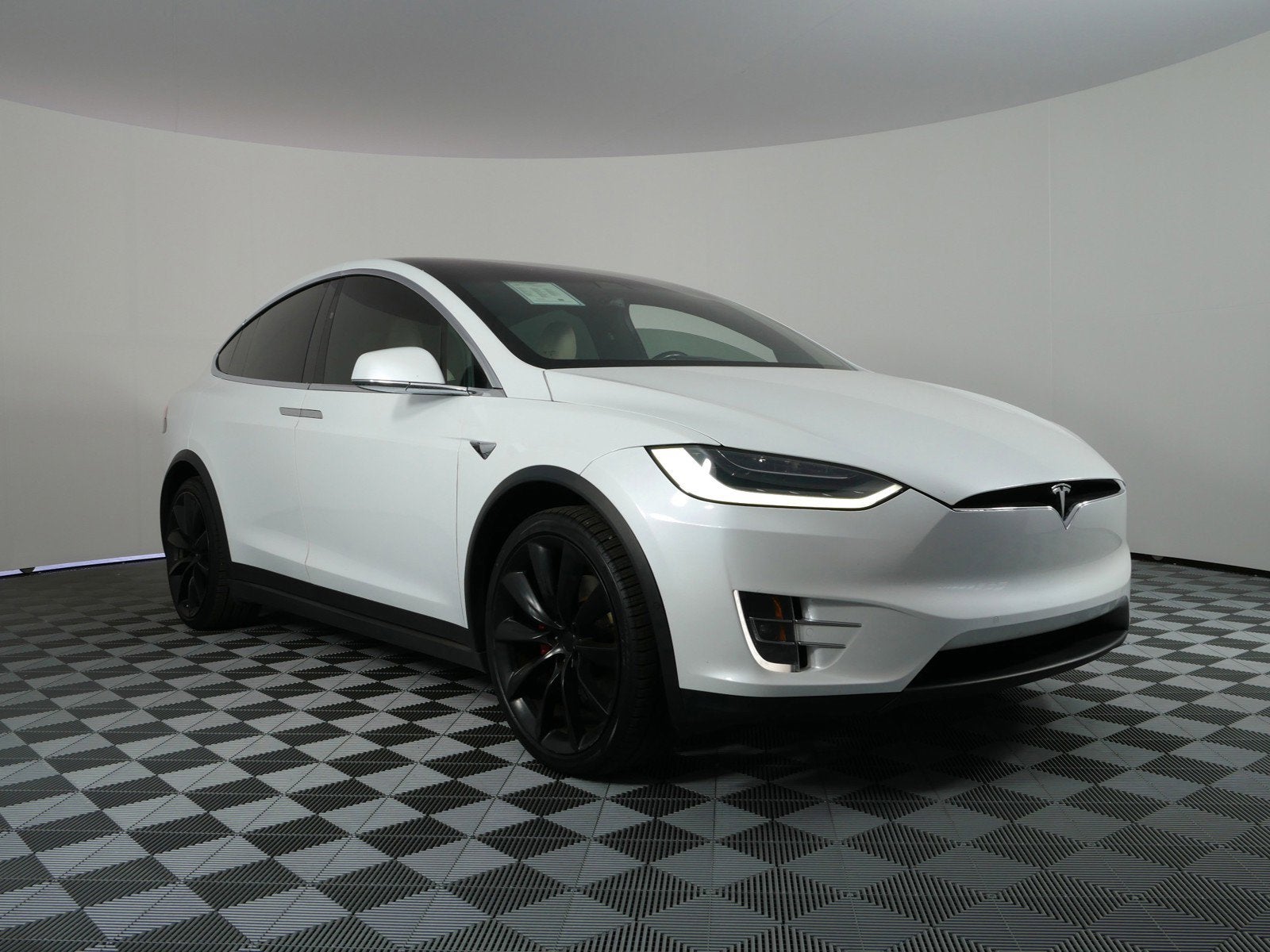 2020 Tesla Model X Performance AWD *LOOKS GREAT INSIDE AND OUT!*