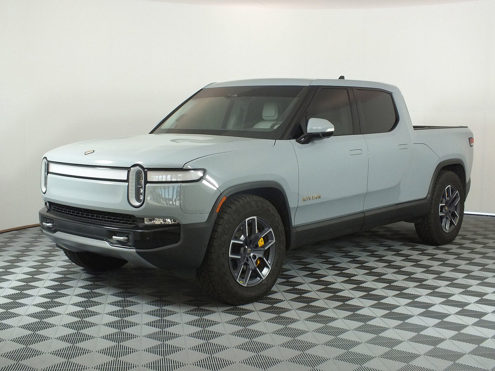 2022 Rivian R1T Adventure Package AWD *CLEAN CARFAX!*
