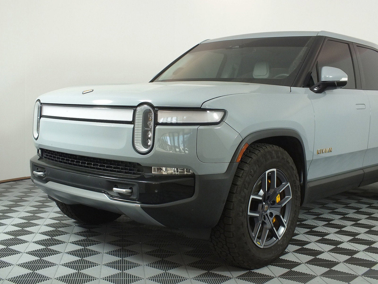 2022 Rivian R1T Adventure Package AWD *CLEAN CARFAX!*