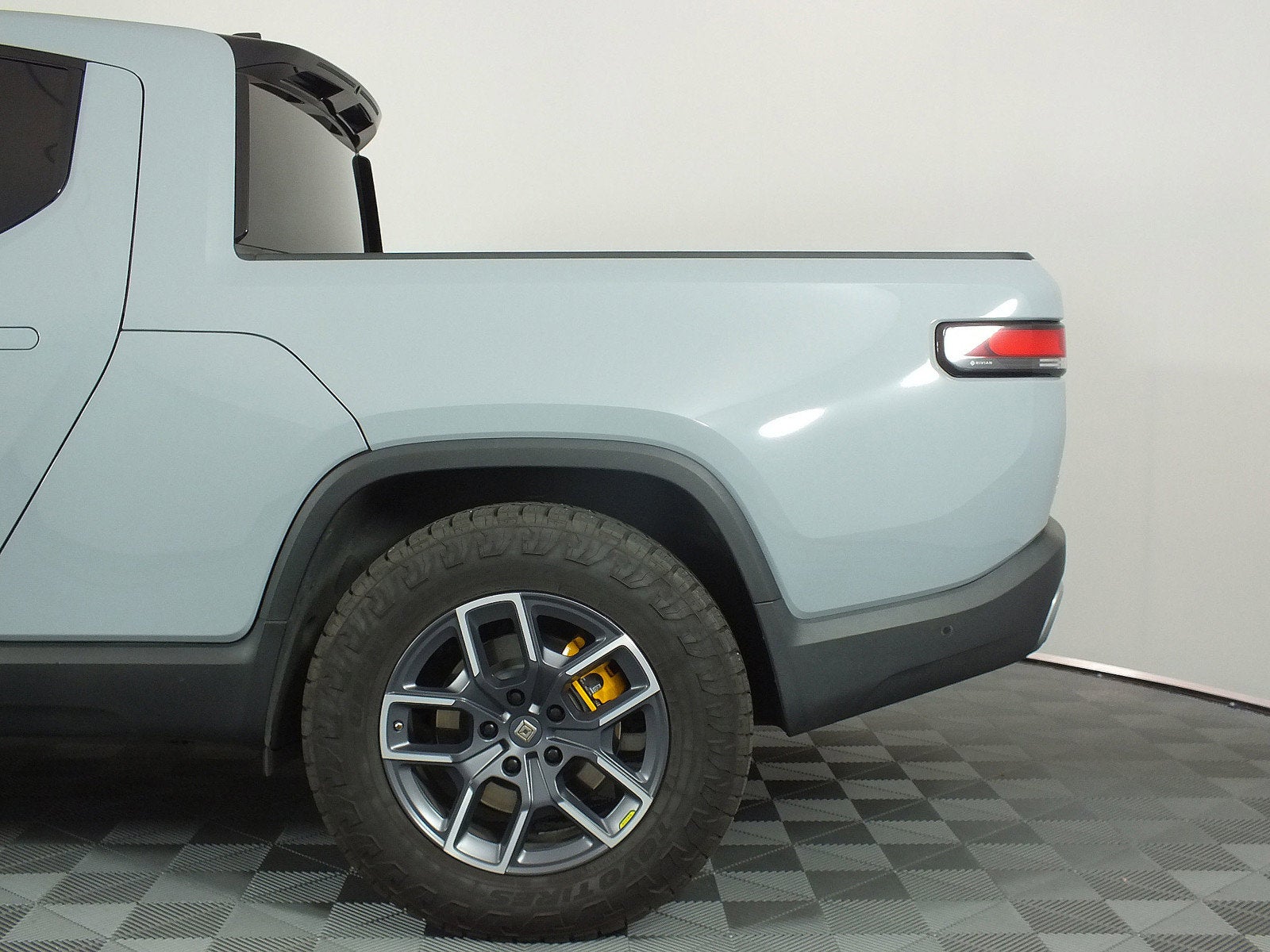 2022 Rivian R1T Adventure Package AWD *CLEAN CARFAX!*