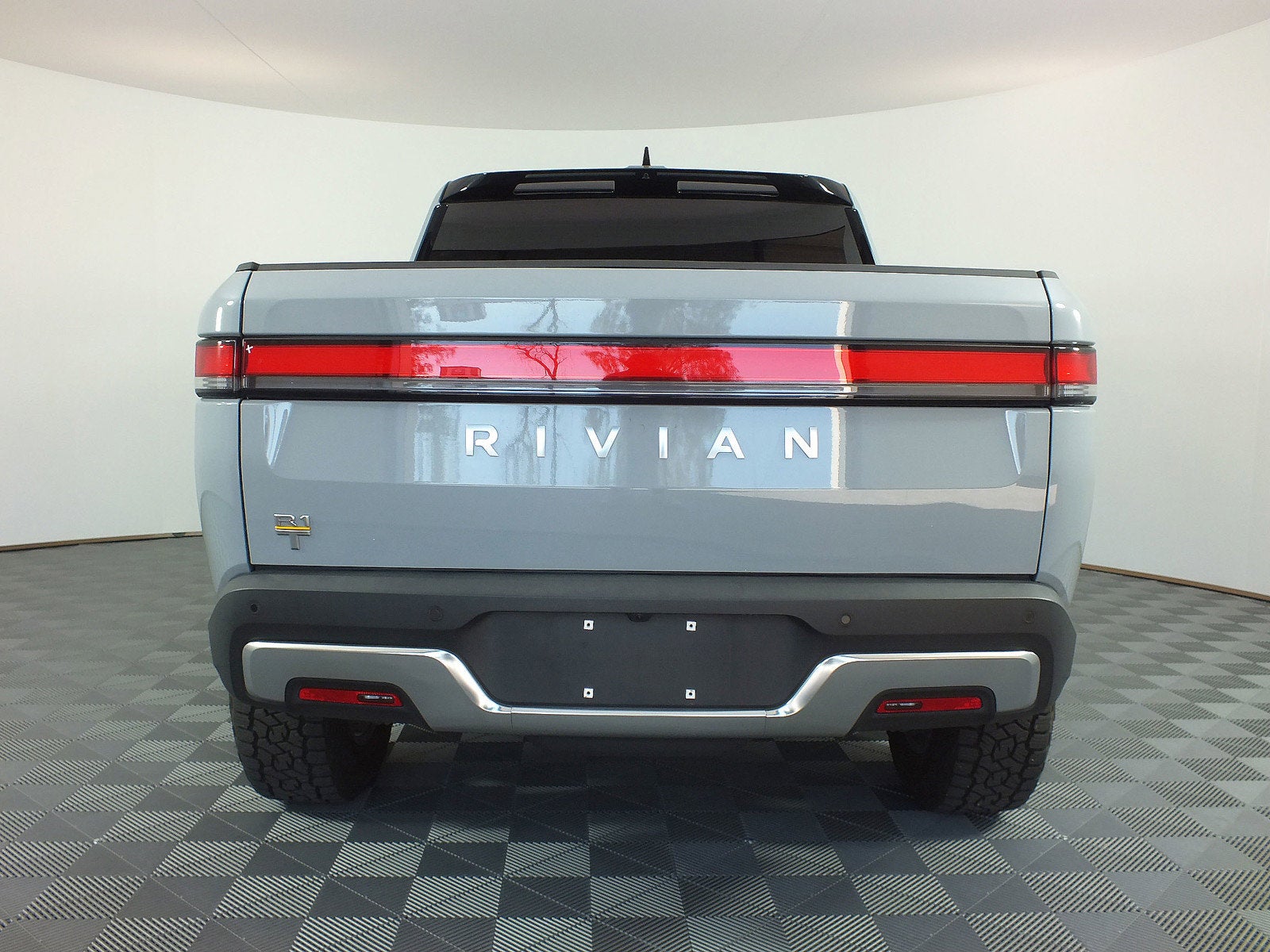 2022 Rivian R1T Adventure Package AWD *CLEAN CARFAX!*