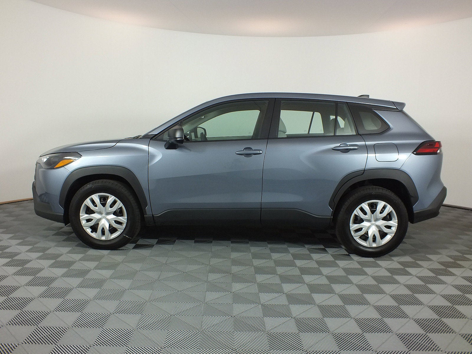 2026 Toyota Corolla Cross L *1-OWNER! LOW MILES!*