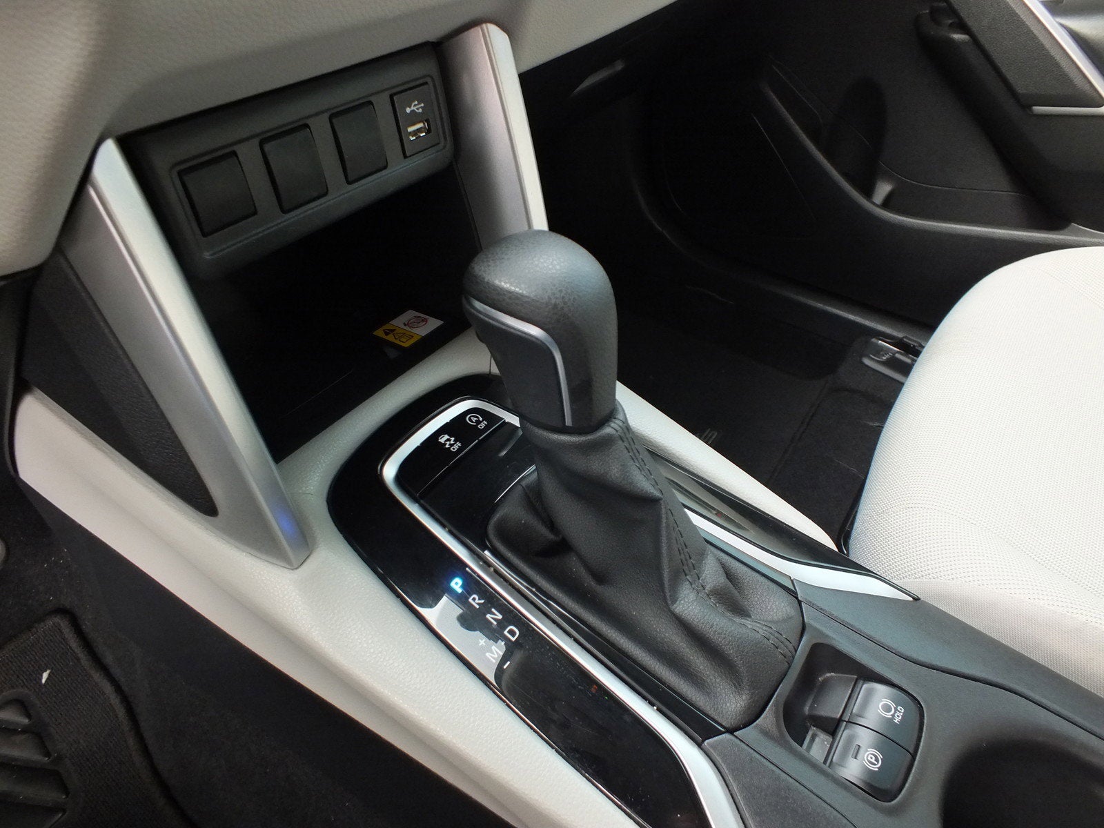 2022 Toyota Corolla Cross LE FWD *ROOMY!*