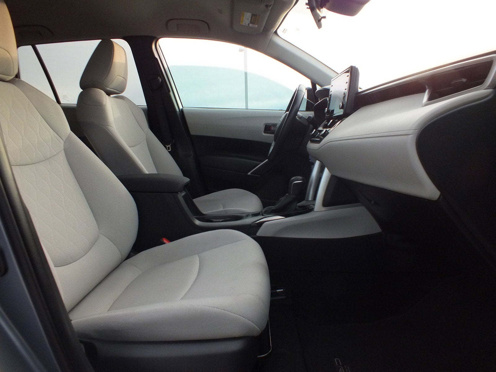 2022 Toyota Corolla Cross LE FWD *ROOMY!*